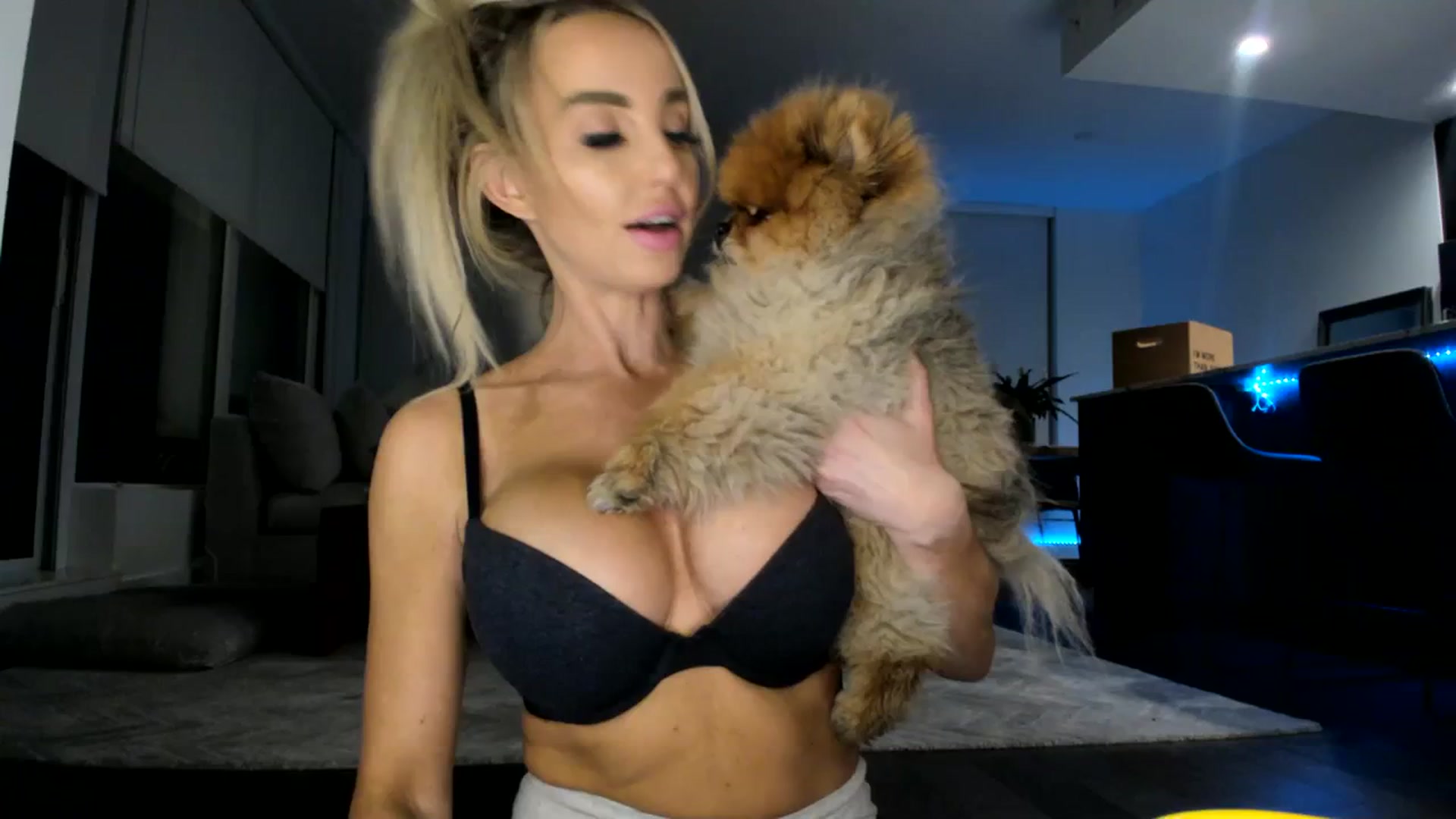 Gallery image thumbnail from Mollyboots's myfreecams stream on, 10/03/2023, 04:06 image 19 of 20
