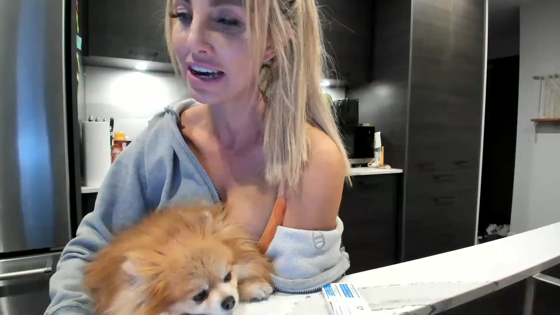 Gallery image thumbnail from Mollyboots's myfreecams stream on, 10/14/2023, 04:43 image 6 of 20