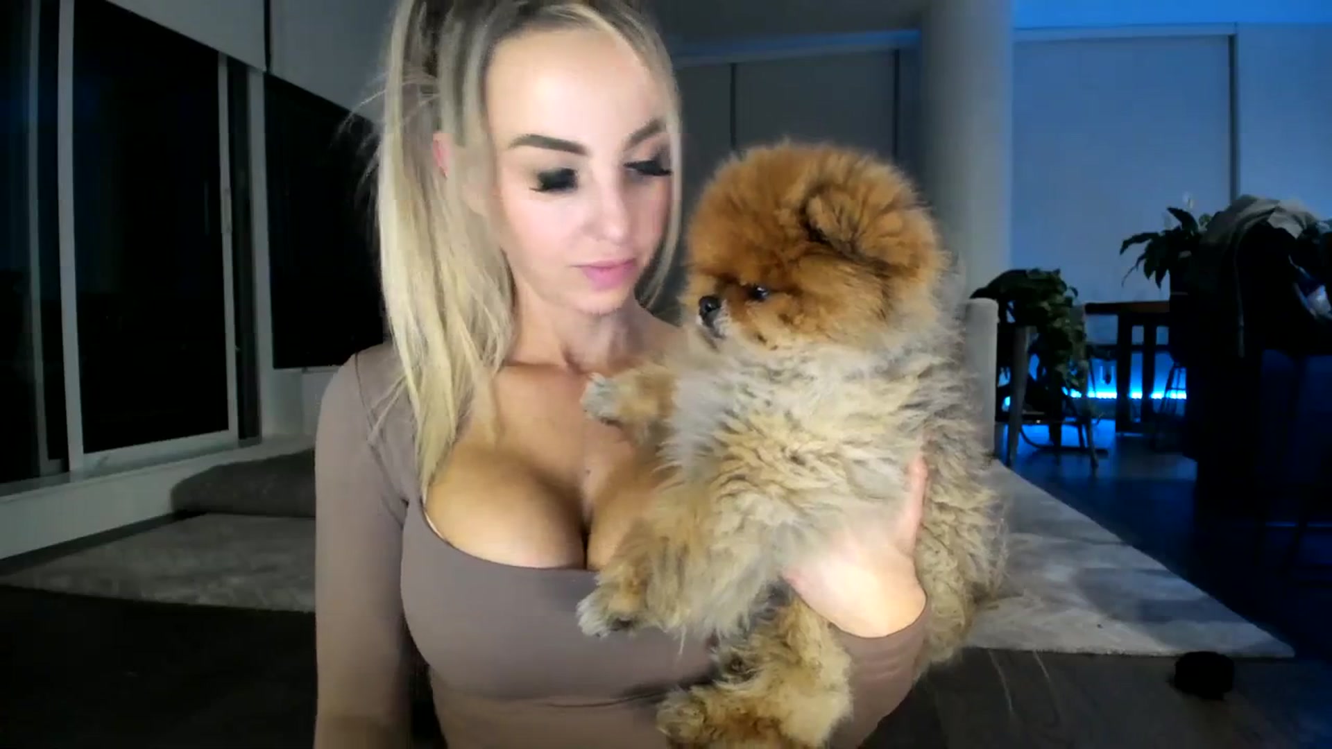 Gallery image thumbnail from Mollyboots's myfreecams stream on, 10/15/2023, 04:29 image 16 of 20