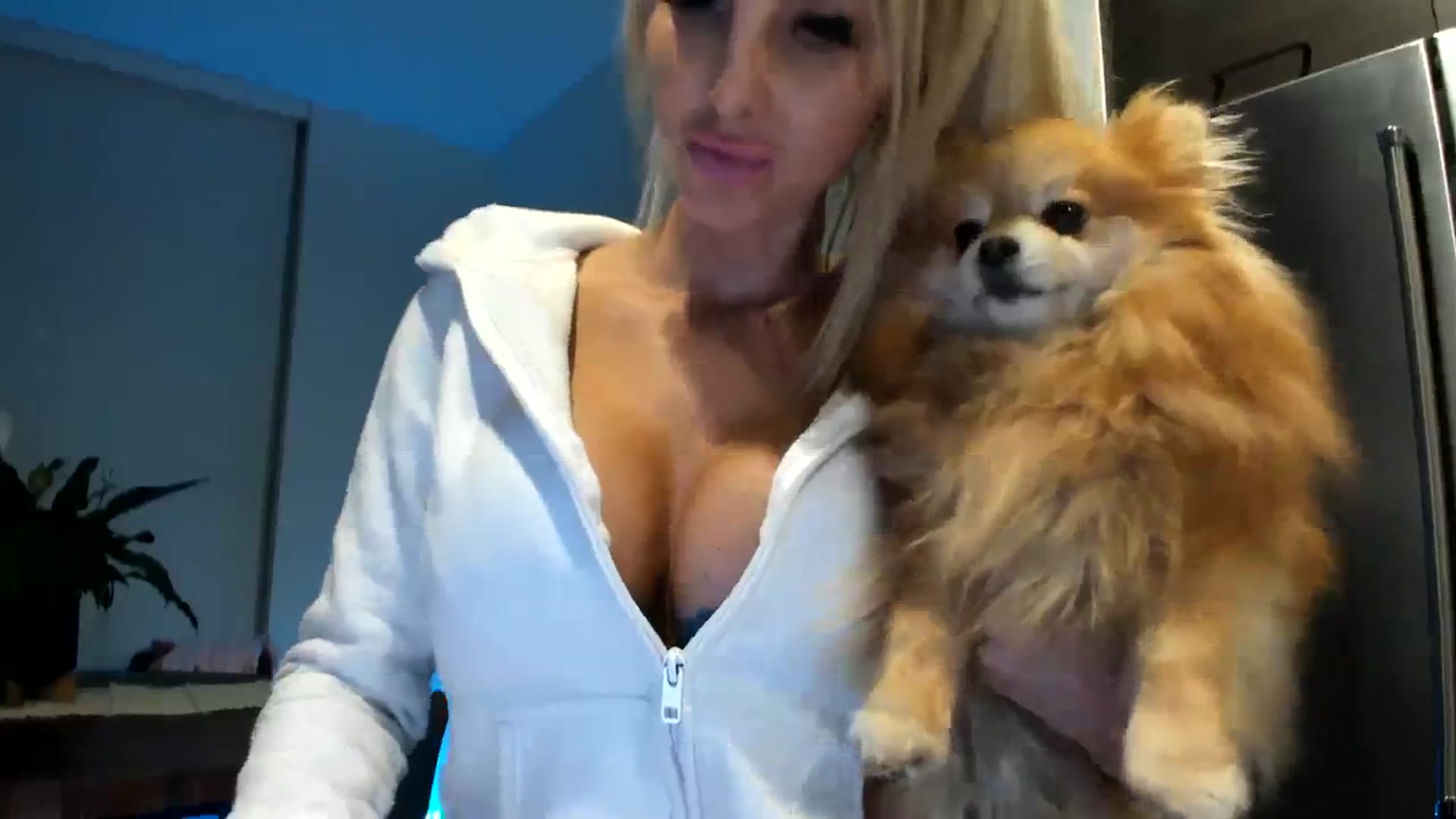 Gallery image thumbnail from Mollyboots's myfreecams stream on, 10/18/2023, 03:06 image 18 of 20