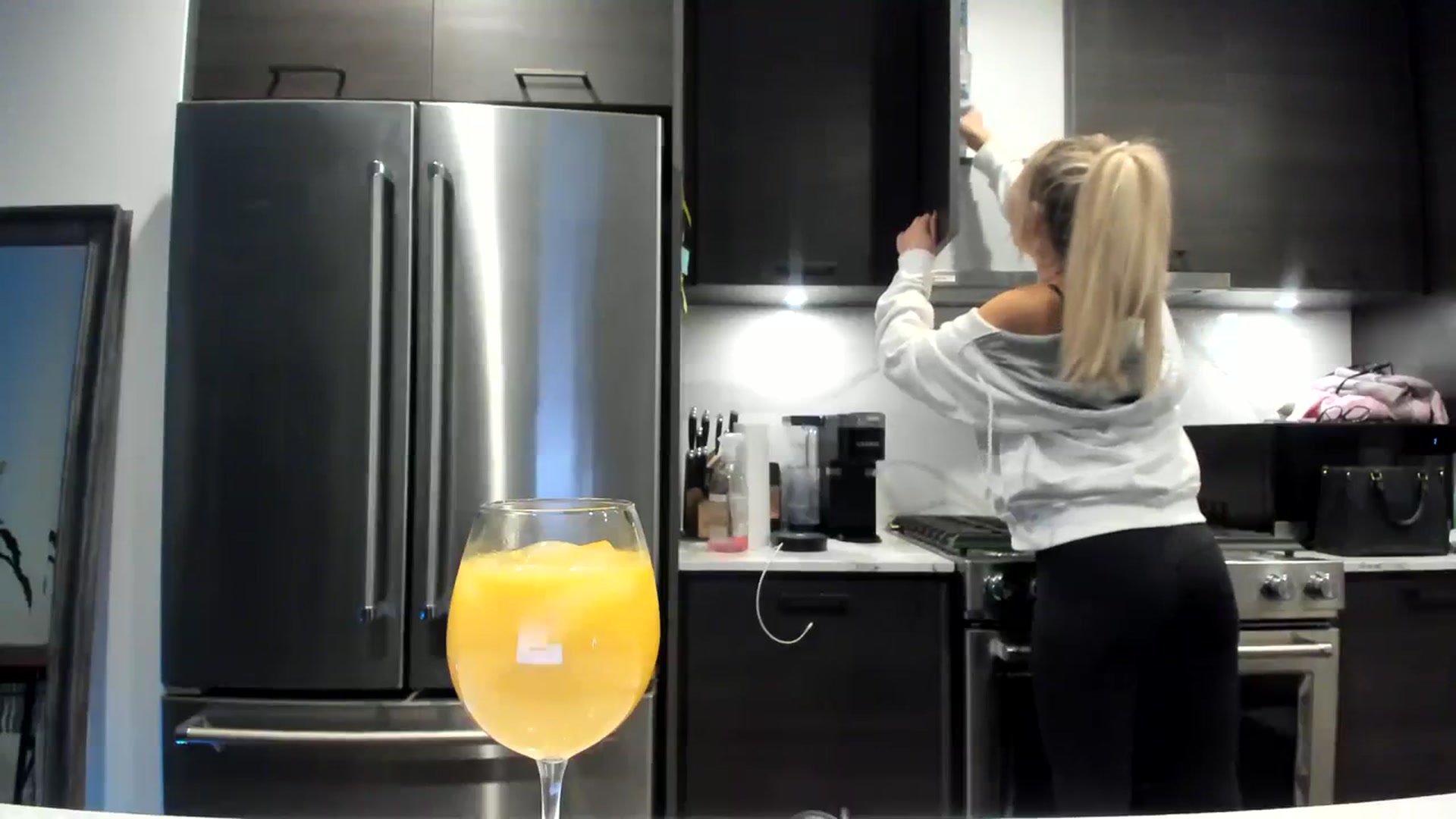 Gallery image thumbnail from Mollyboots's myfreecams stream on, 11/13/2023, 03:39 image 6 of 20