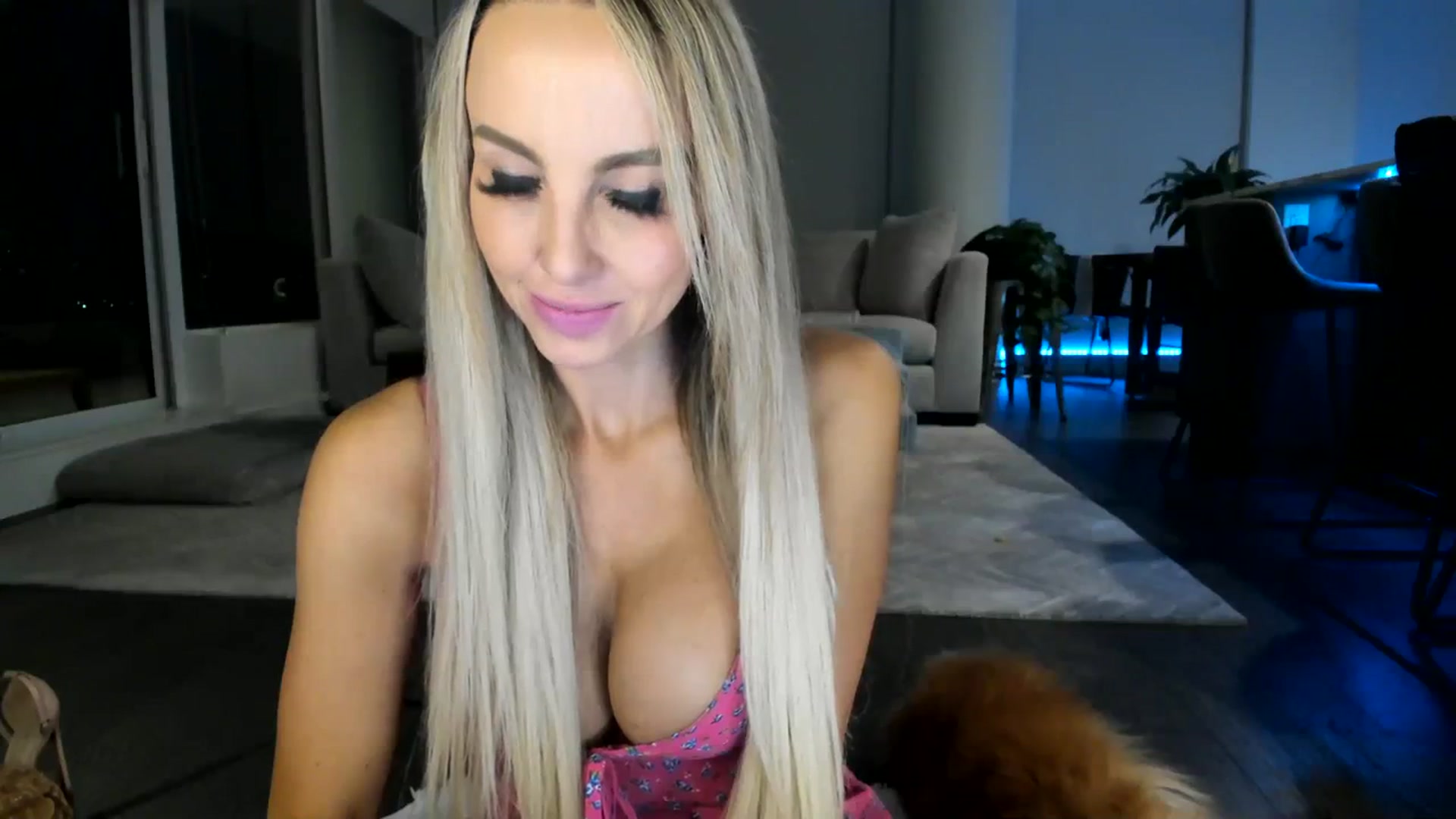 Gallery image thumbnail from Mollyboots's myfreecams stream on, 11/15/2023, 03:37 image 10 of 20