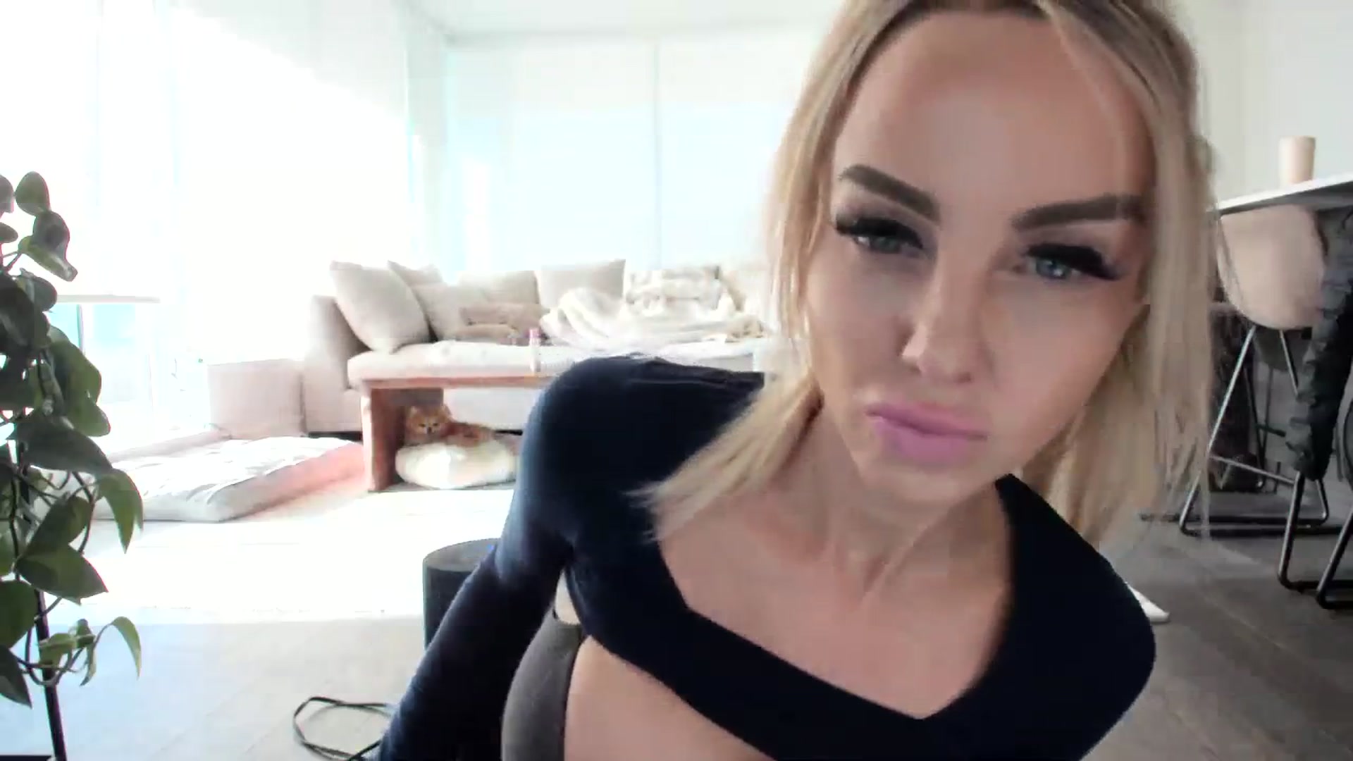 Gallery image thumbnail from Mollyboots's myfreecams stream on, 11/19/2023, 22:18 image 2 of 20