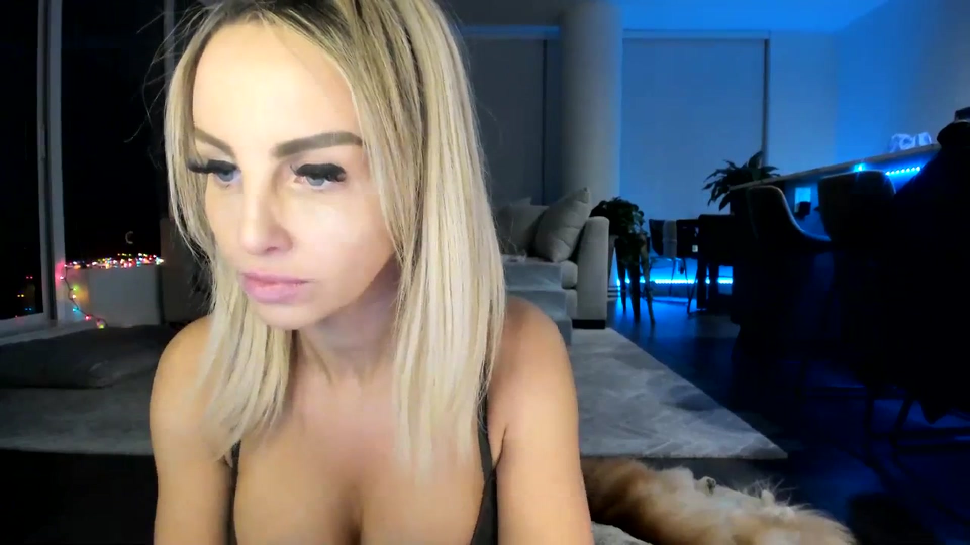Gallery image thumbnail from Mollyboots's myfreecams stream on, 11/20/2023, 03:27 image 20 of 20