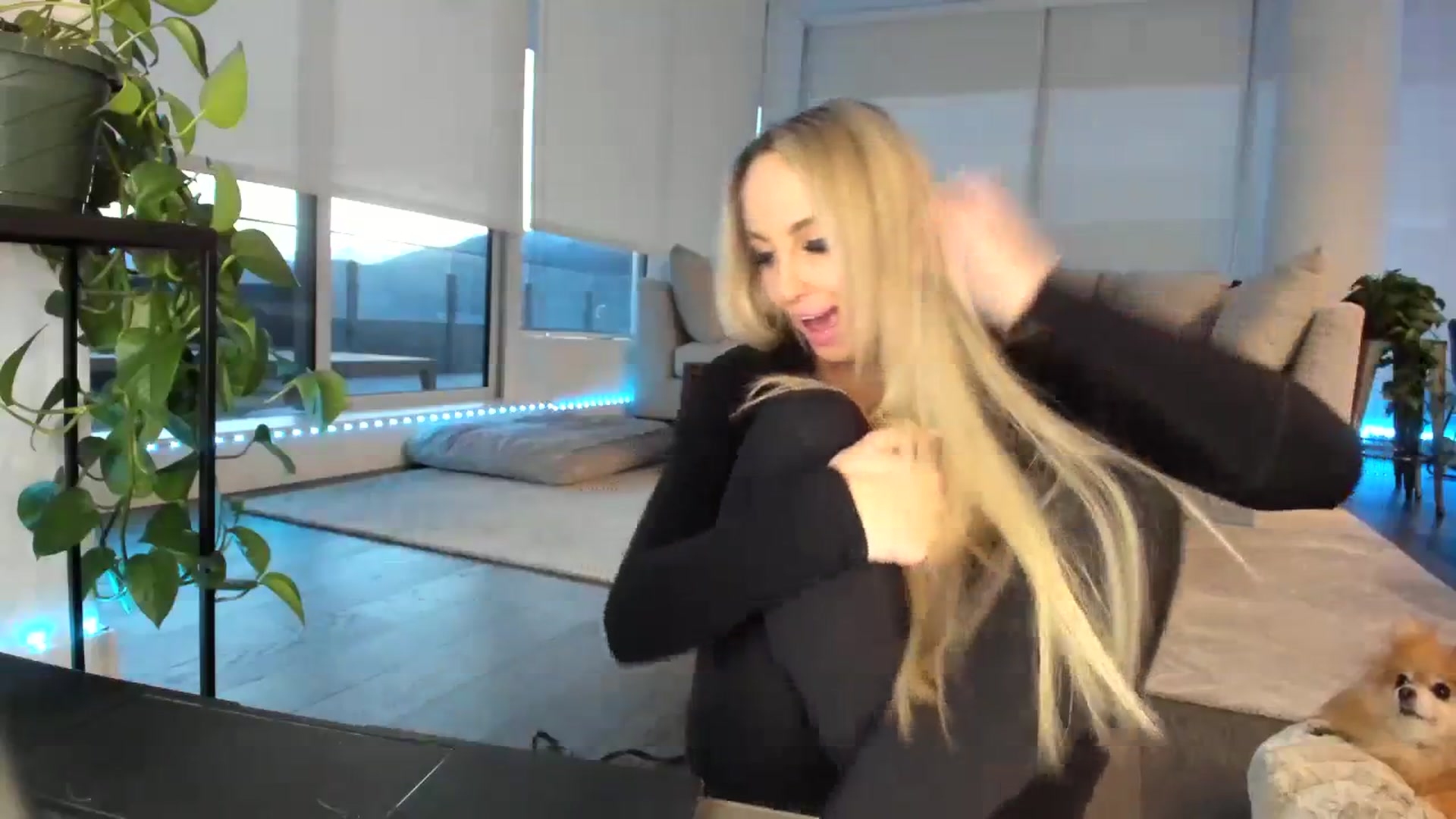 Gallery image thumbnail from Mollyboots's myfreecams stream on, 11/22/2023, 24:42 image 11 of 20