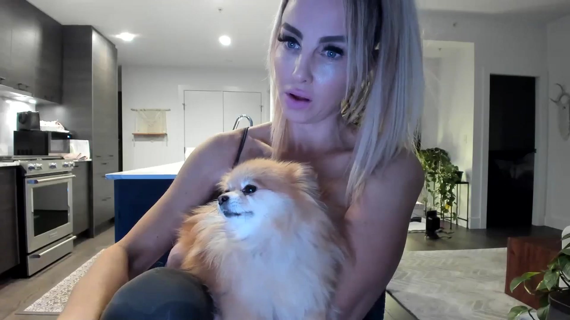 Gallery image thumbnail from Mollyboots's myfreecams stream on, 11/24/2023, 05:22 image 11 of 20
