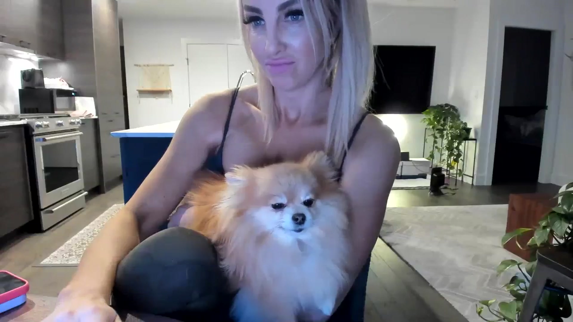 Gallery image thumbnail from Mollyboots's myfreecams stream on, 11/24/2023, 05:22 image 13 of 20