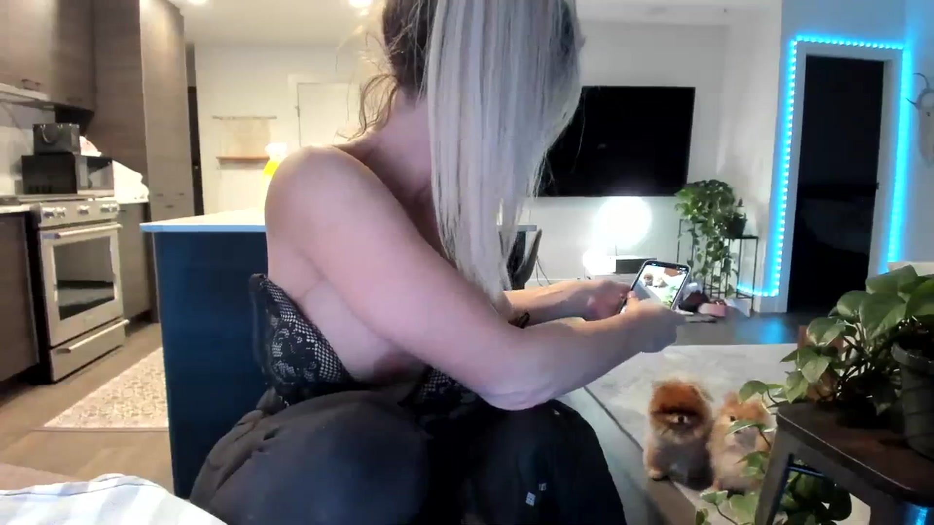 Gallery image thumbnail from Mollyboots's myfreecams stream on, 11/30/2023, 04:14 image 14 of 20