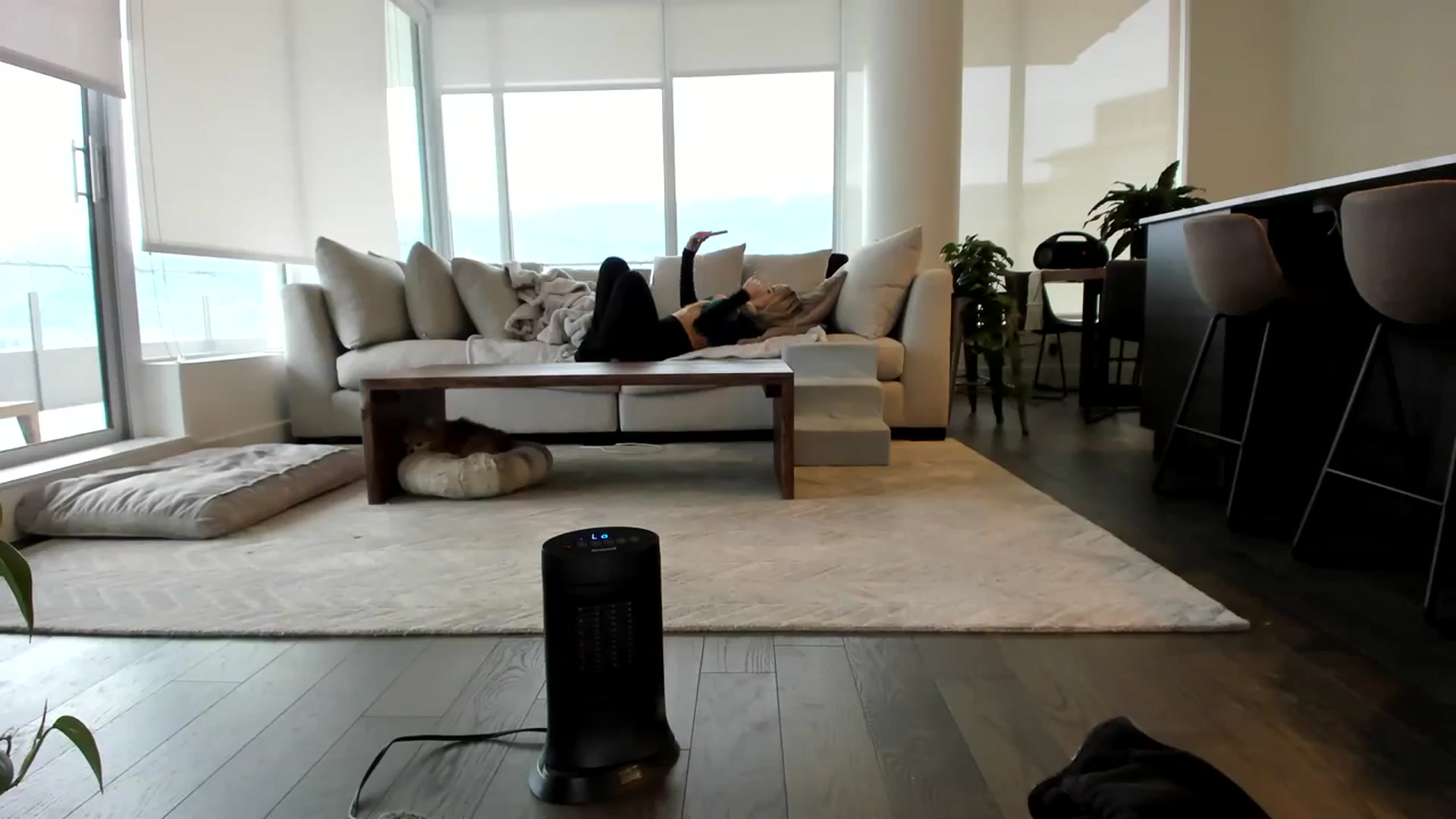 Gallery image thumbnail from Mollyboots's myfreecams stream on, 11/30/2023, 21:20 image 14 of 20