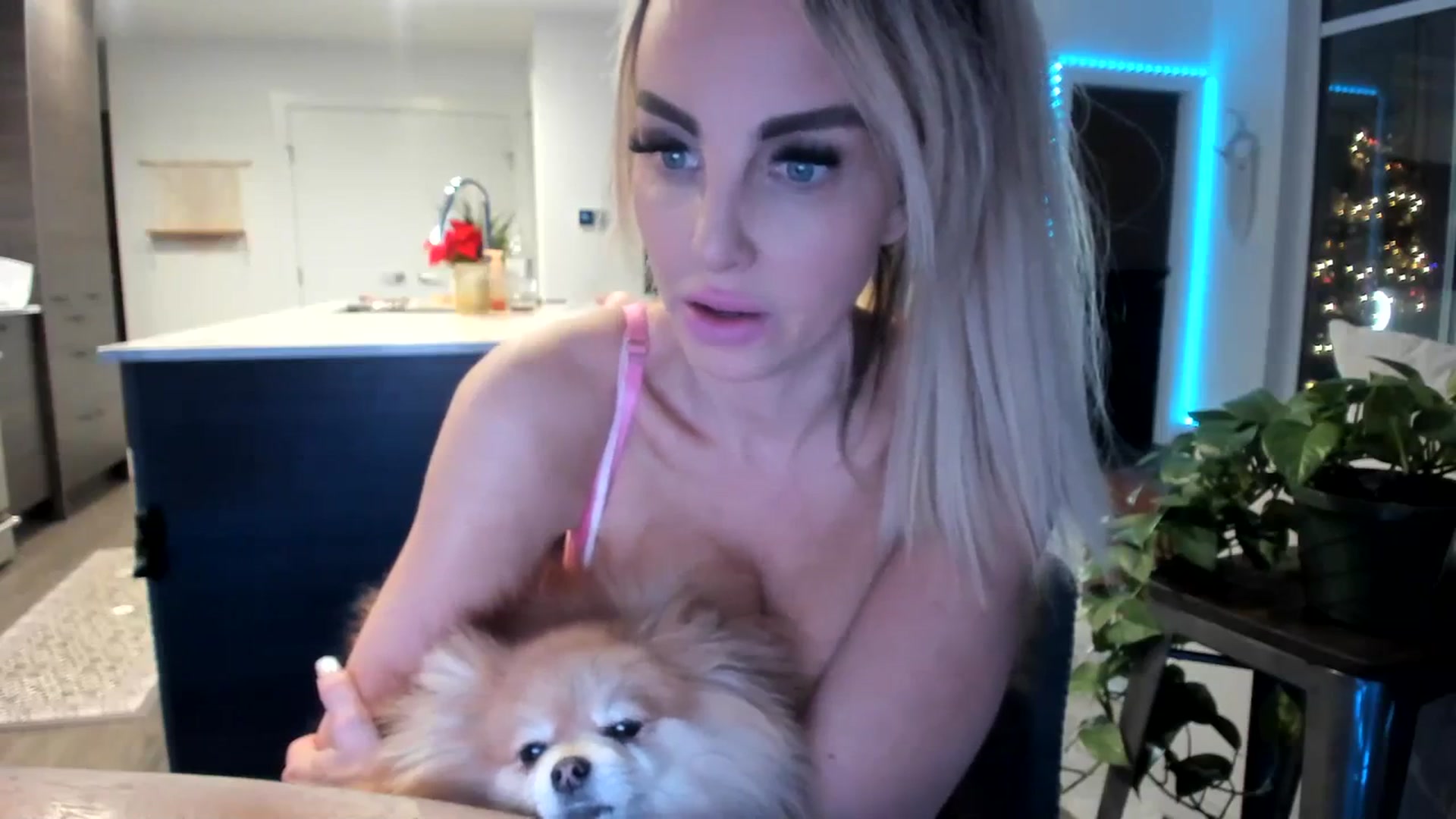 Gallery image thumbnail from Mollyboots's myfreecams stream on, 12/20/2023, 04:45 image 6 of 20