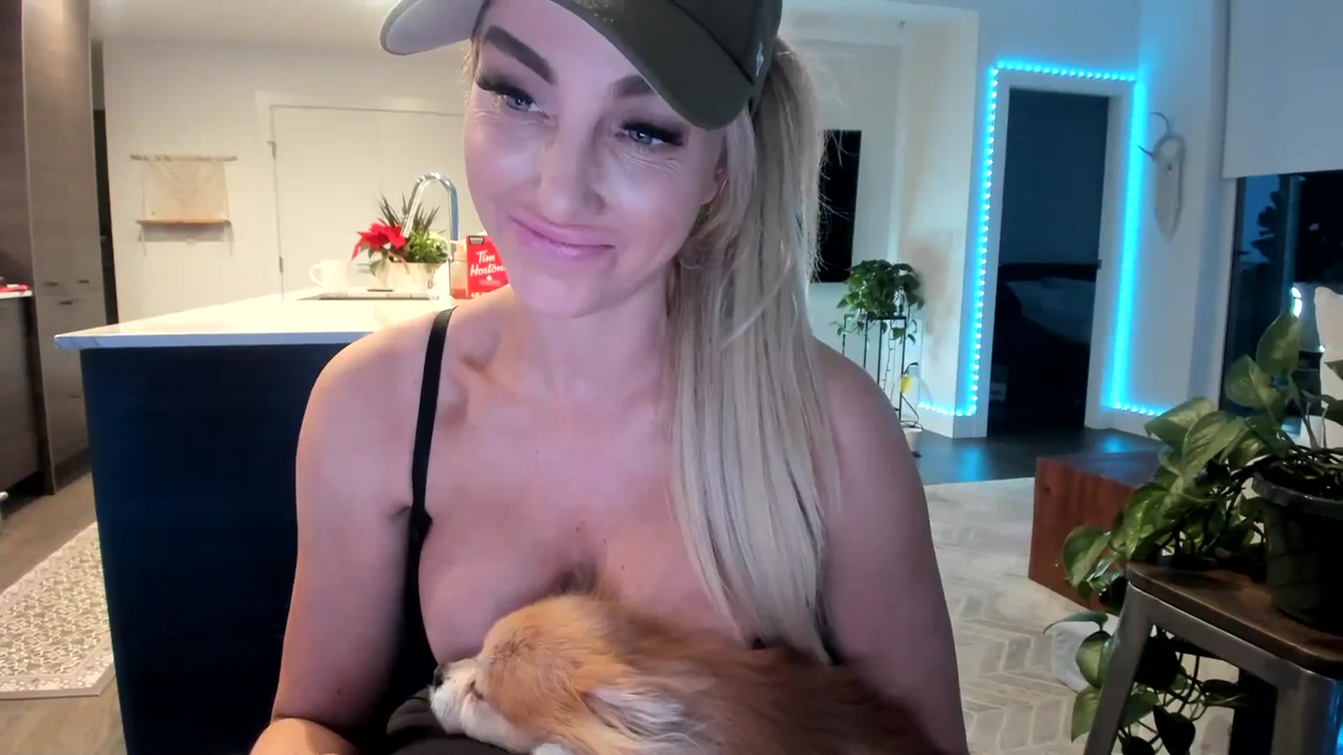 Gallery image thumbnail from Mollyboots's myfreecams stream on, 12/31/2023, 24:01 image 20 of 20