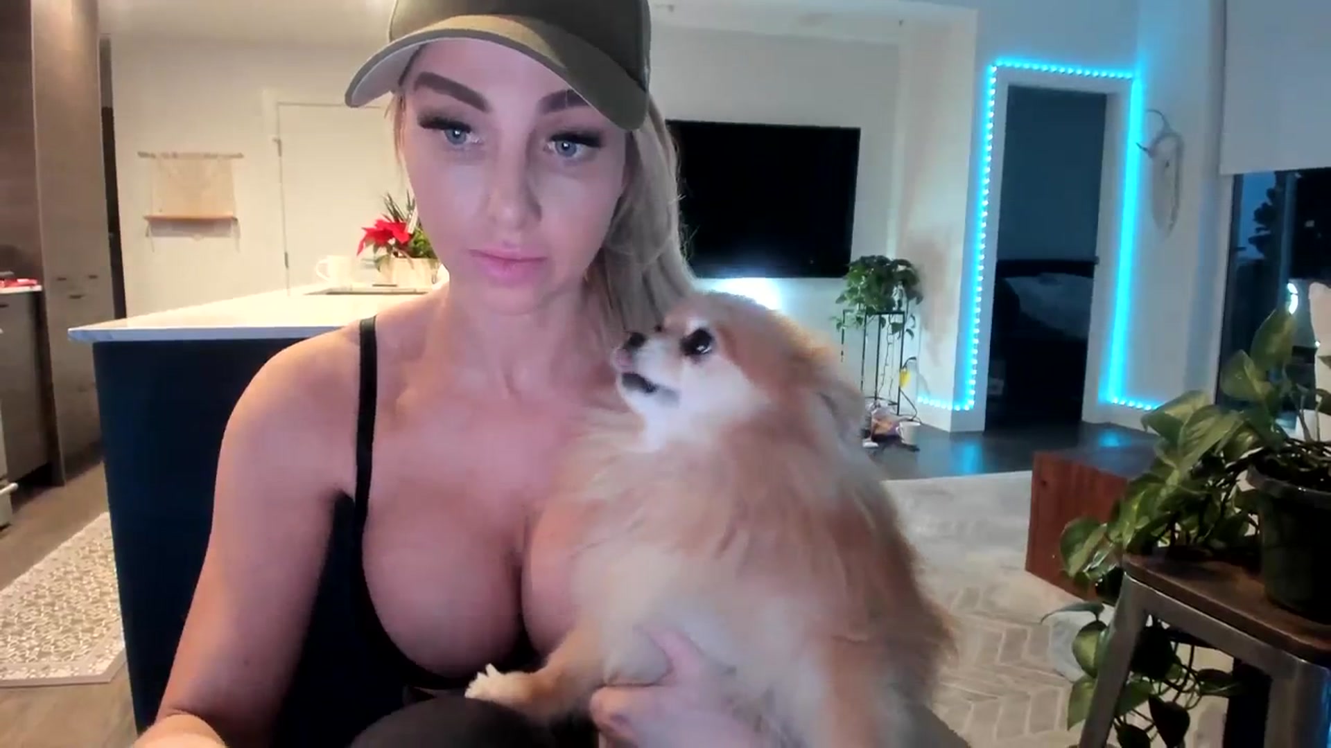 Gallery image thumbnail from Mollyboots's myfreecams stream on, 12/31/2023, 24:01 image 18 of 20
