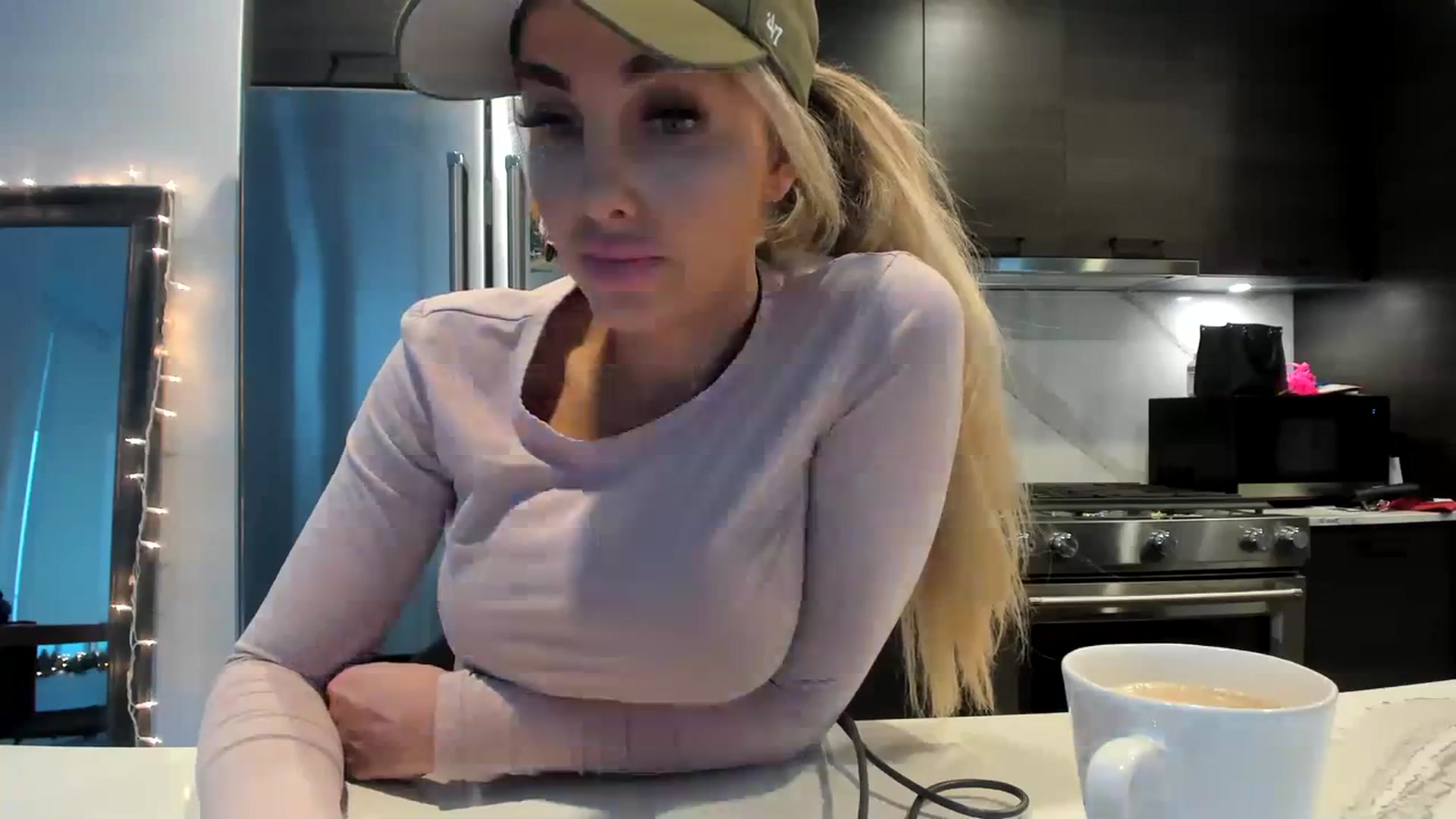 Gallery image thumbnail from Mollyboots's myfreecams stream on, 12/31/2023, 24:01 image 4 of 20