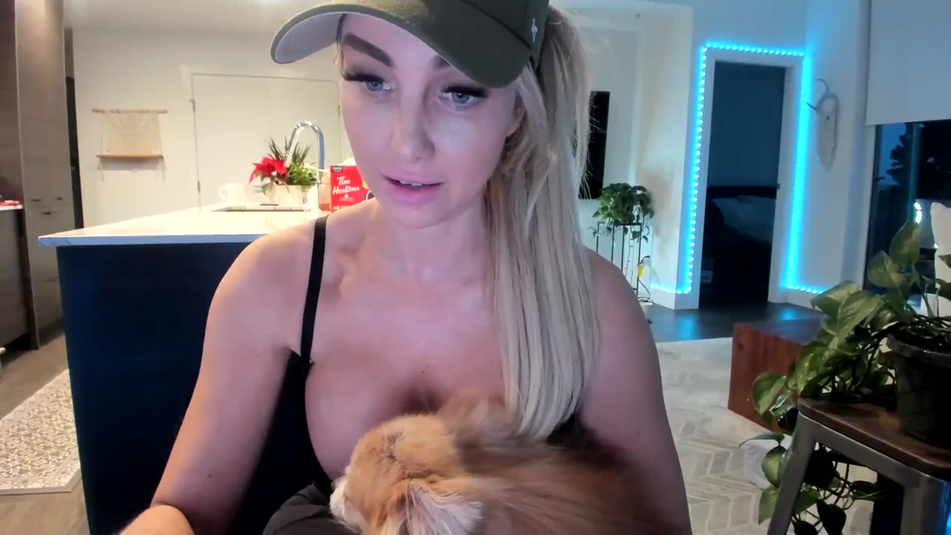 Gallery image thumbnail from Mollyboots's myfreecams stream on, 12/31/2023, 24:01 image 19 of 20