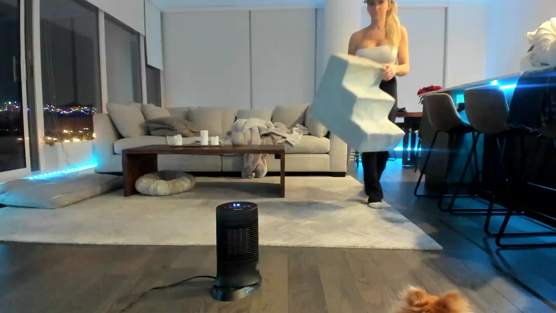 Gallery image thumbnail from Mollyboots's myfreecams stream on, 01/01/2024, 05:05 image 15 of 20
