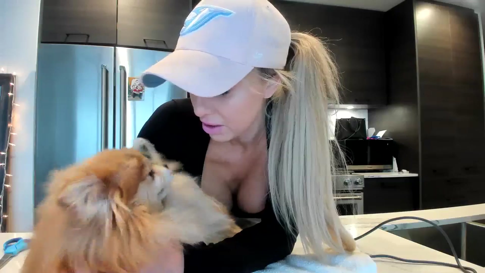 Gallery image thumbnail from Mollyboots's myfreecams stream on, 01/03/2024, 18:43 image 8 of 20