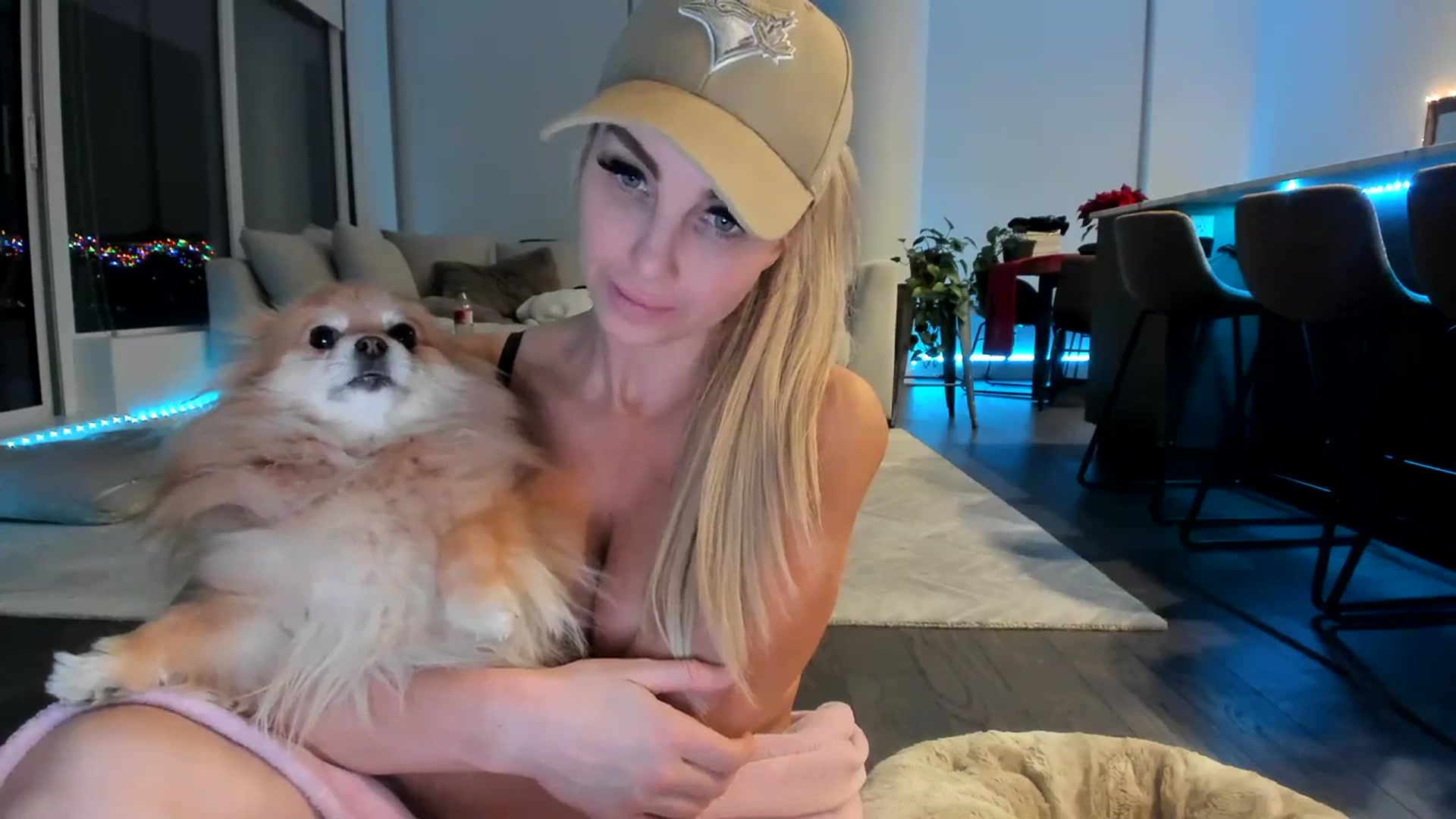 Gallery image thumbnail from Mollyboots's myfreecams stream on, 01/06/2024, 05:07 image 10 of 20