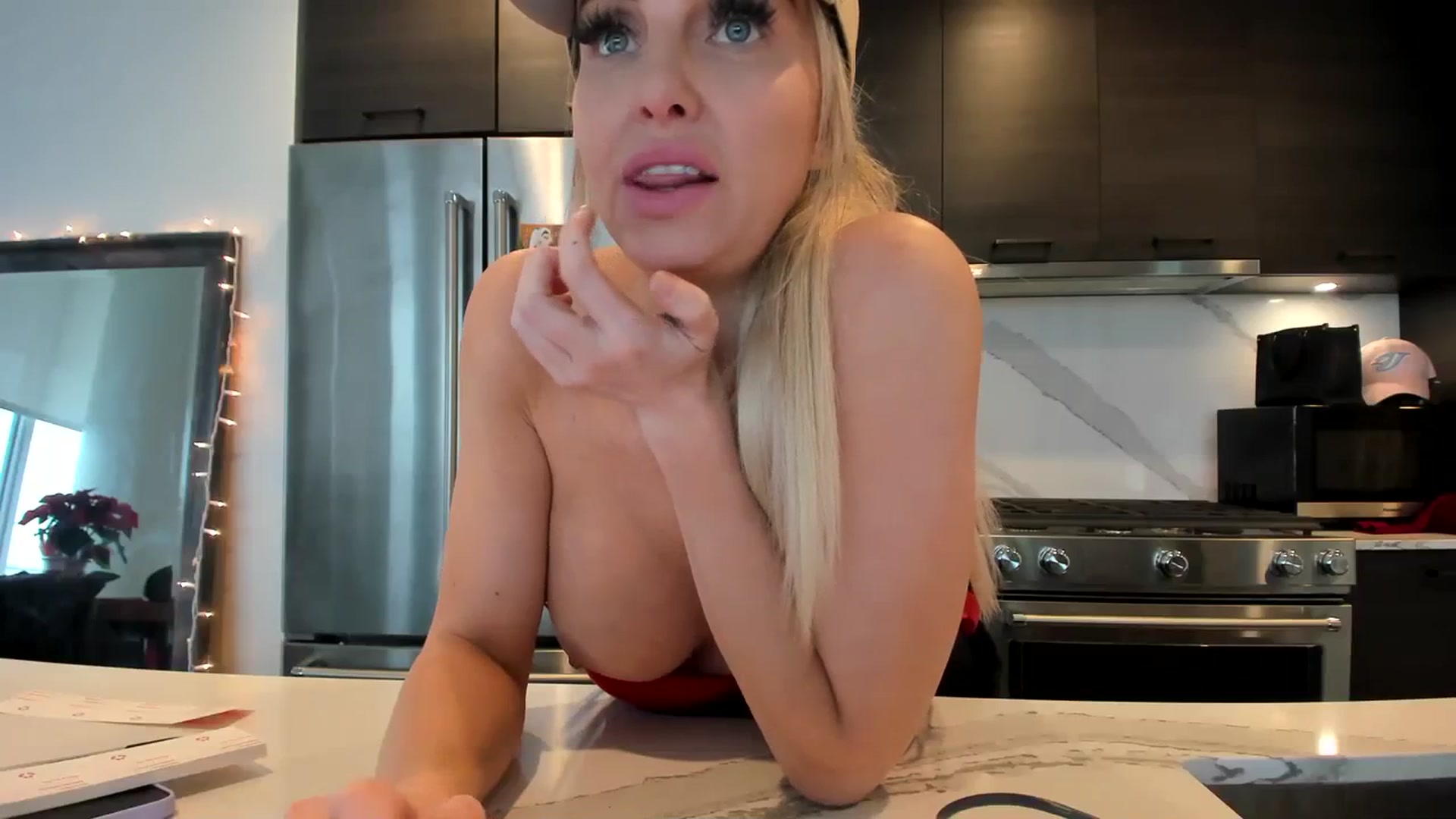 Gallery image thumbnail from Mollyboots's myfreecams stream on, 01/08/2024, 23:44 image 8 of 20