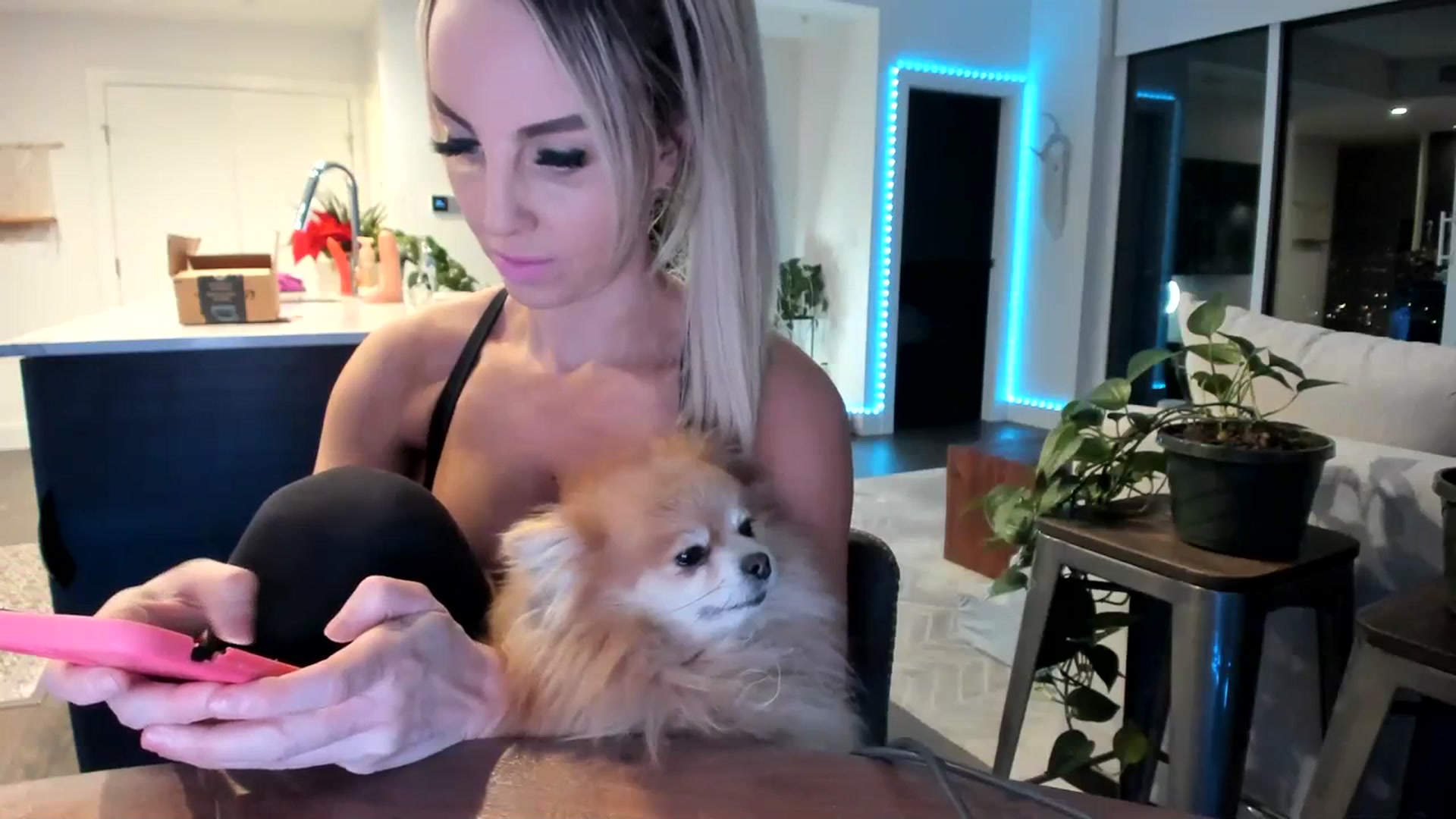 Gallery image thumbnail from Mollyboots's myfreecams stream on, 01/12/2024, 03:45 image 18 of 20