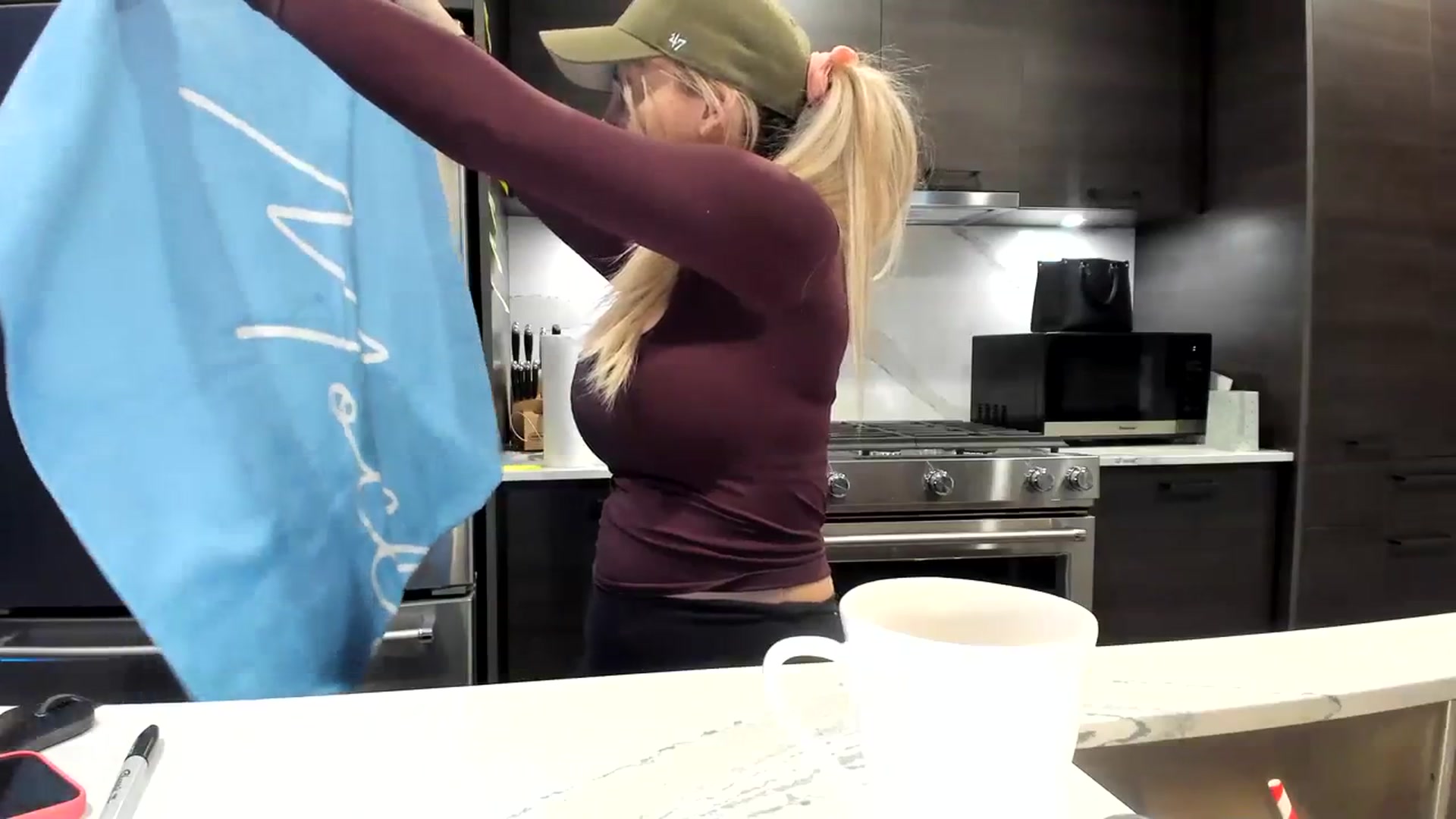 Gallery image thumbnail from Mollyboots's myfreecams stream on, 01/15/2024, 03:56 image 12 of 20