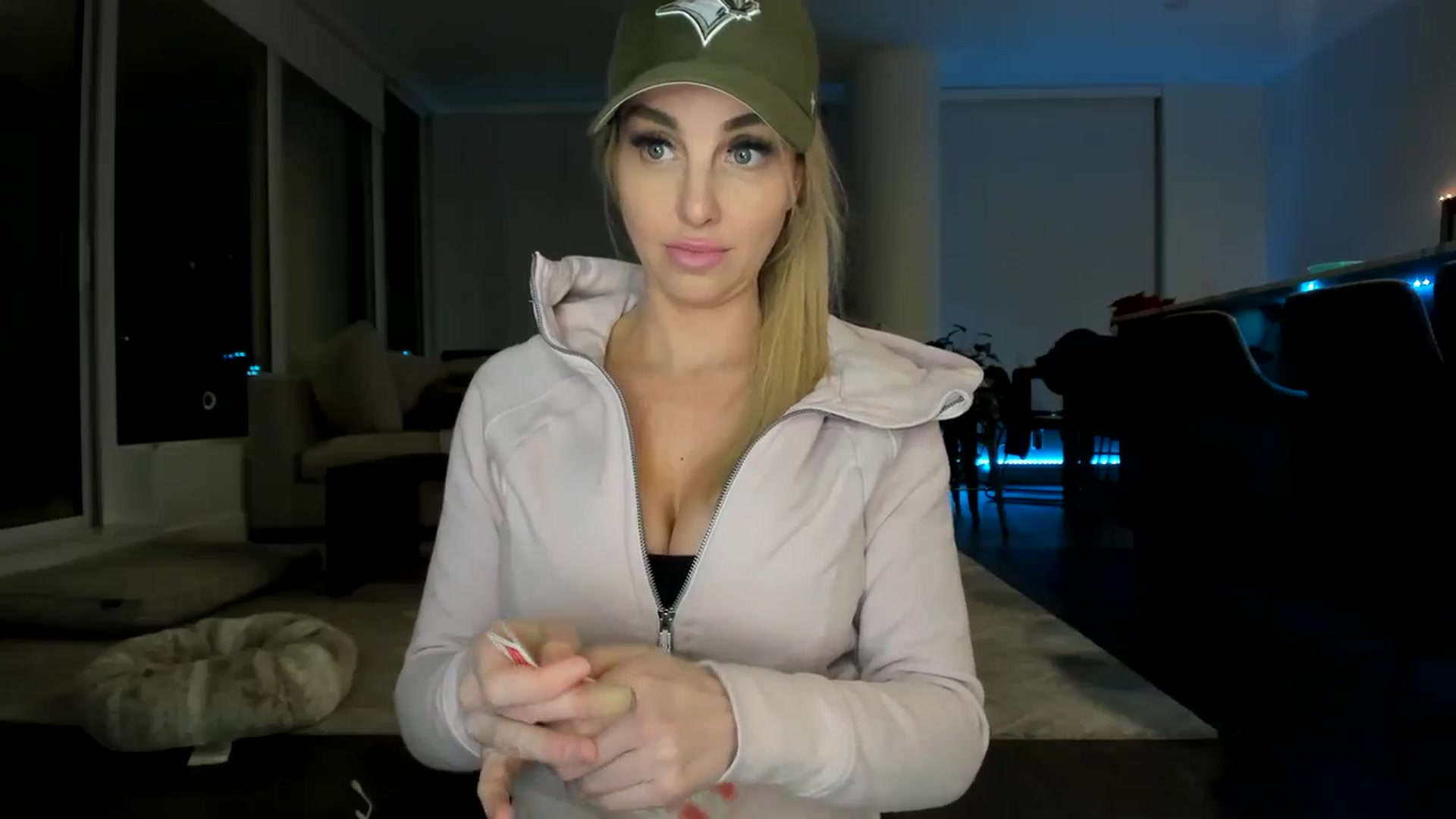 Gallery image thumbnail from Mollyboots's myfreecams stream on, 01/17/2024, 03:25 image 6 of 20