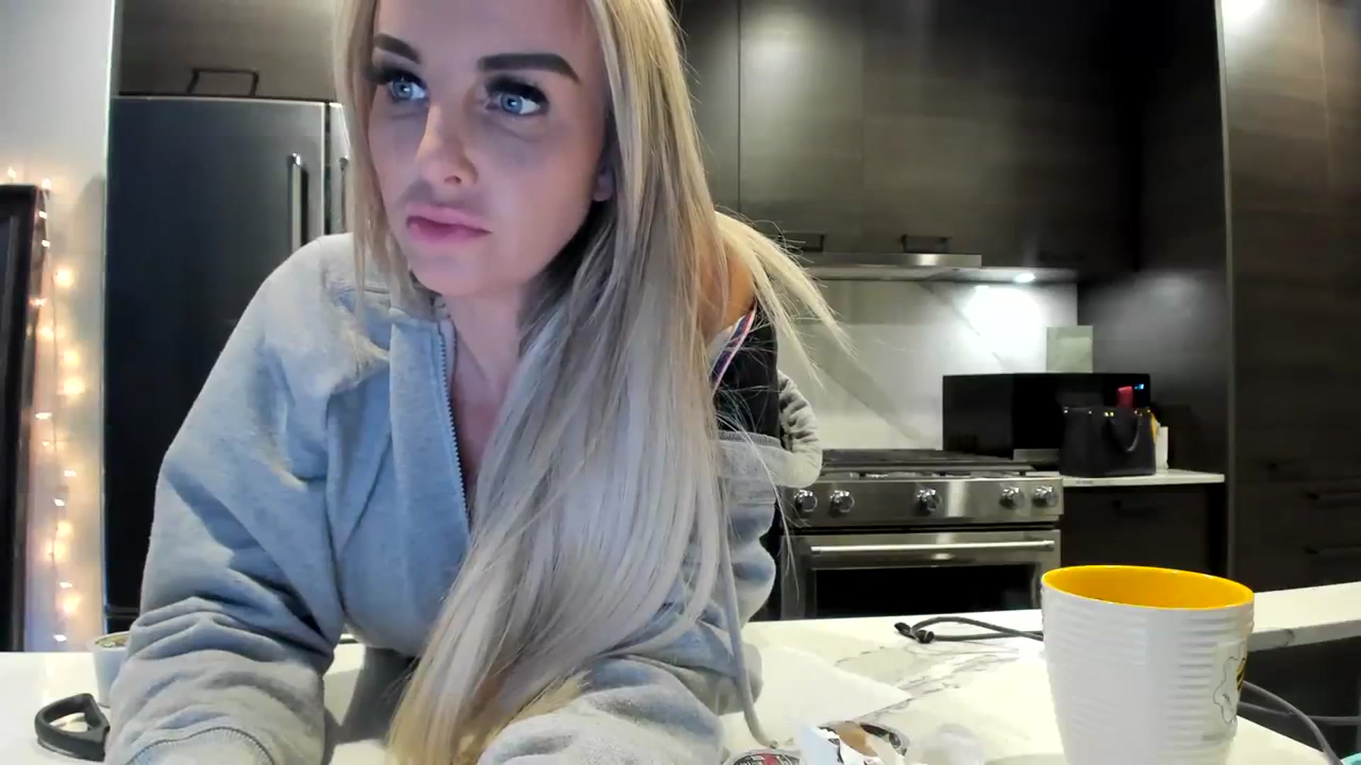 Gallery image thumbnail from Mollyboots's myfreecams stream on, 01/18/2024, 04:41 image 12 of 20