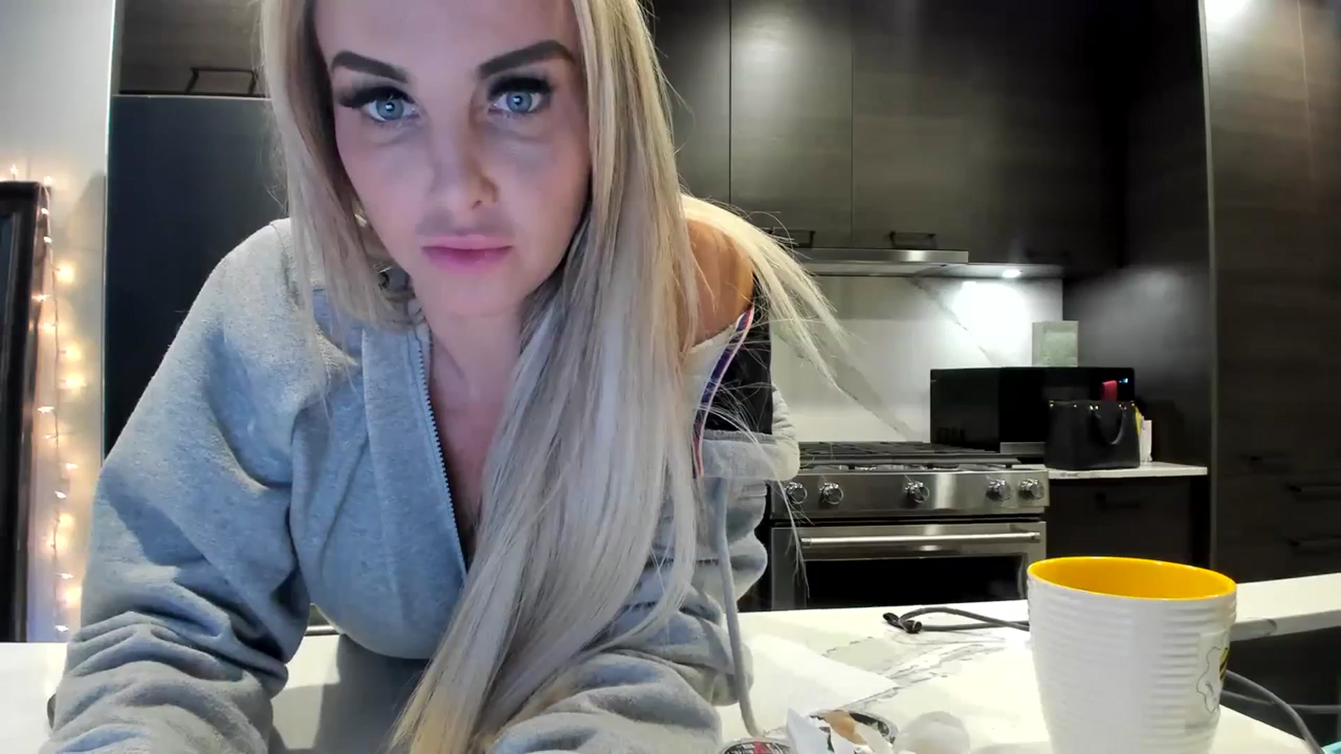Gallery image thumbnail from Mollyboots's myfreecams stream on, 01/18/2024, 04:41 image 13 of 20