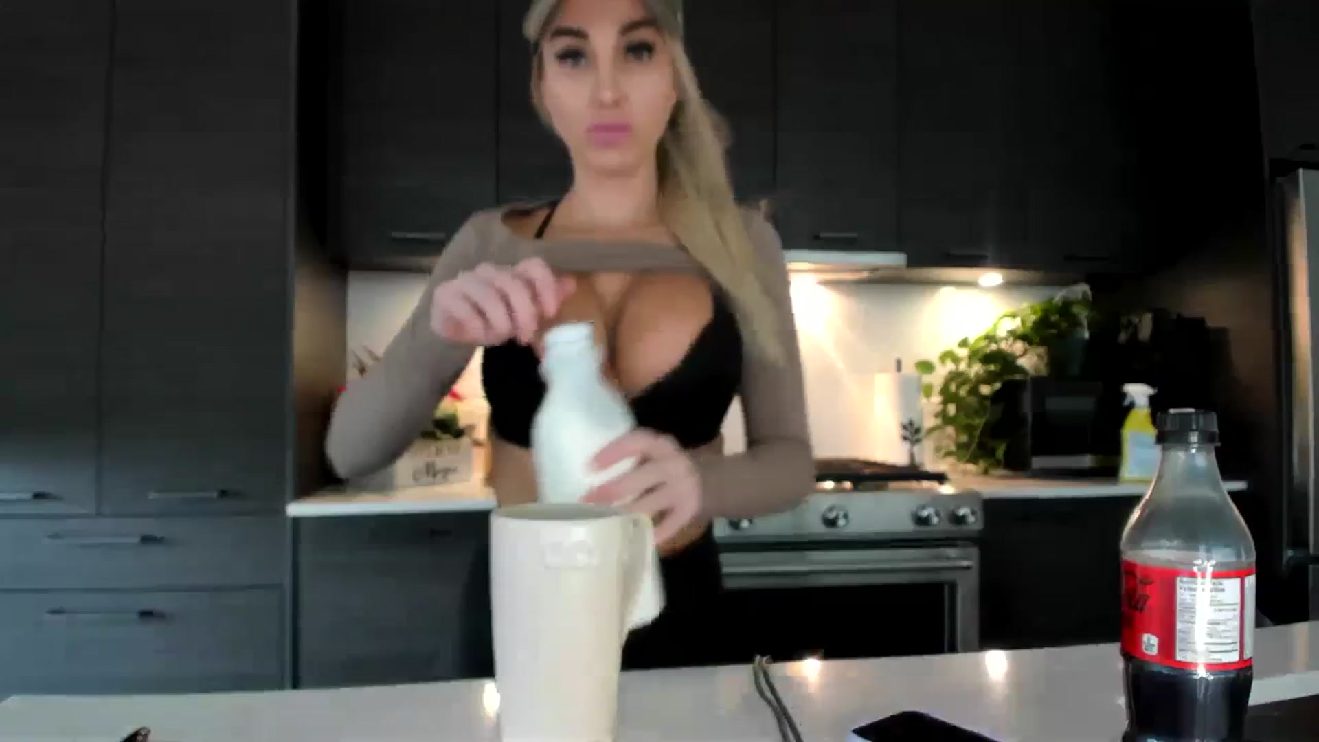 Gallery image thumbnail from Mollyboots's myfreecams stream on, 02/01/2024, 22:26 image 15 of 20