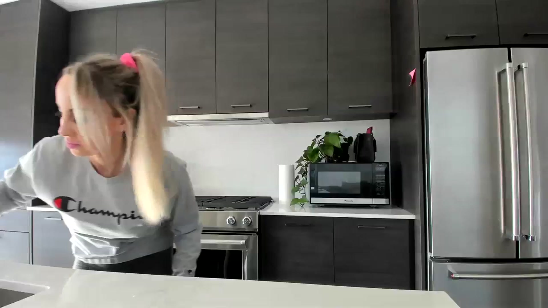 Gallery image thumbnail from Mollyboots's myfreecams stream on, 02/17/2024, 22:05 image 17 of 20