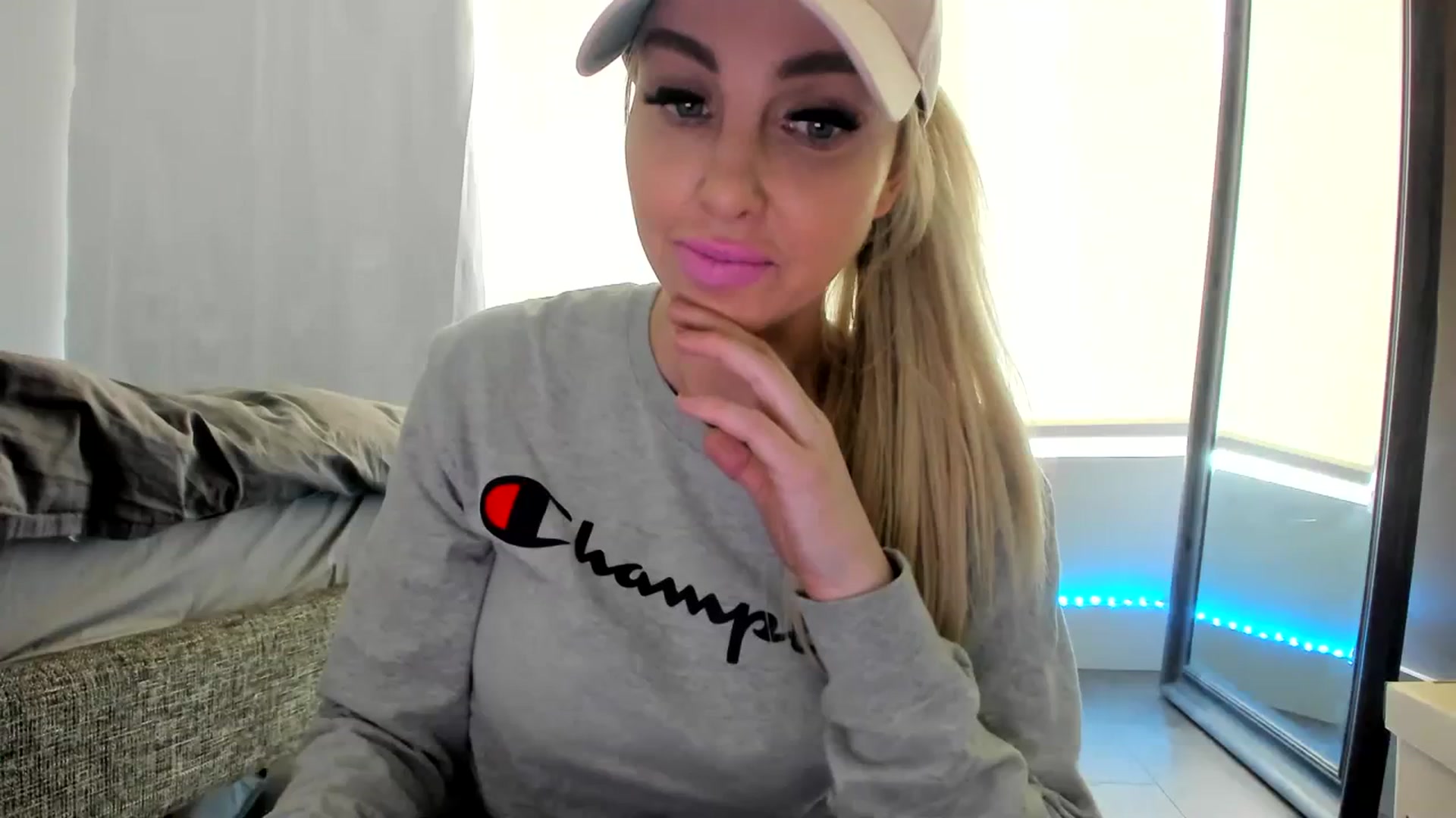 Gallery image thumbnail from Mollyboots's myfreecams stream on, 02/20/2024, 20:50 image 1 of 20