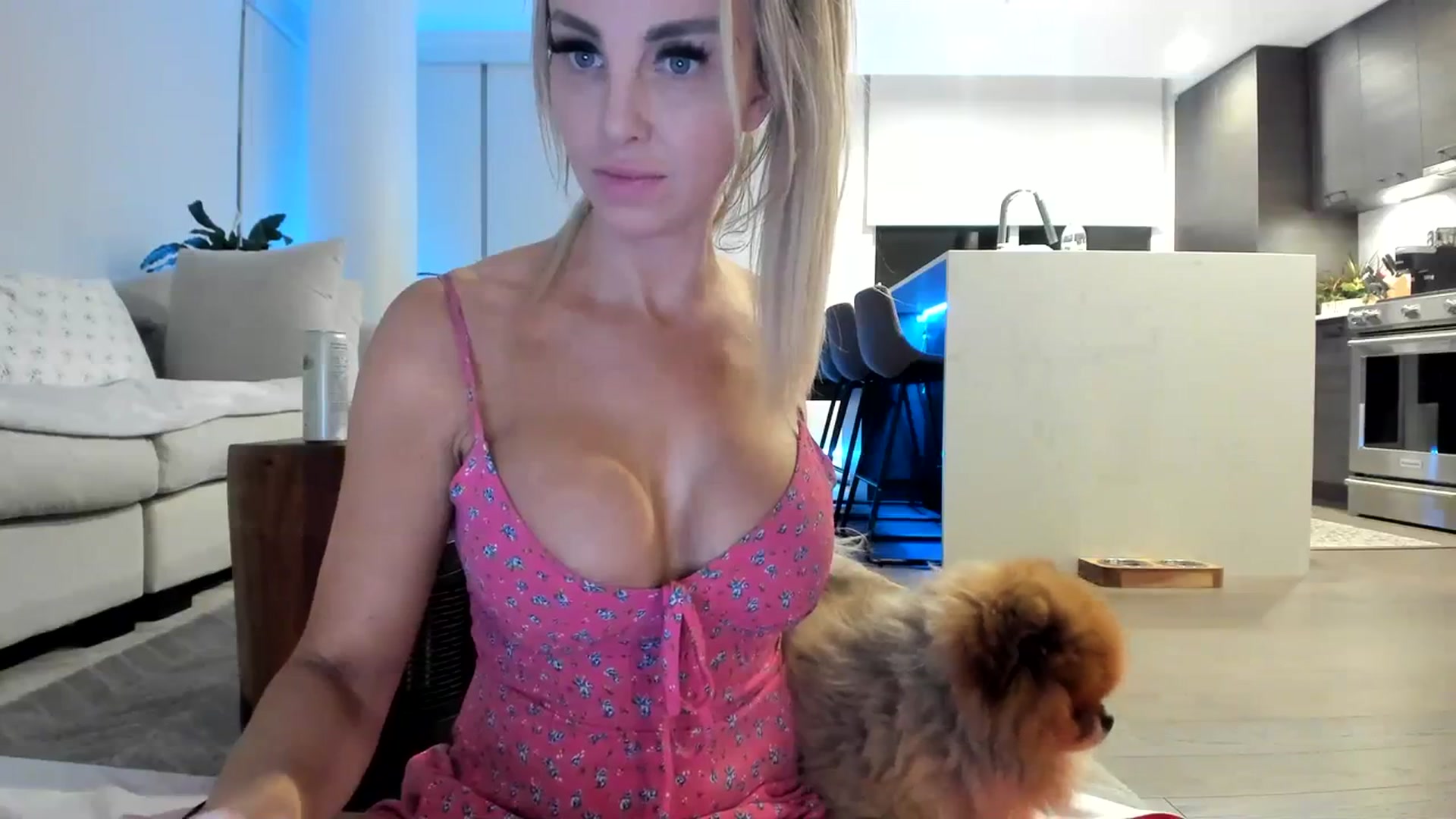 Gallery image thumbnail from Mollyboots's myfreecams stream on, 03/02/2024, 05:45 image 18 of 20