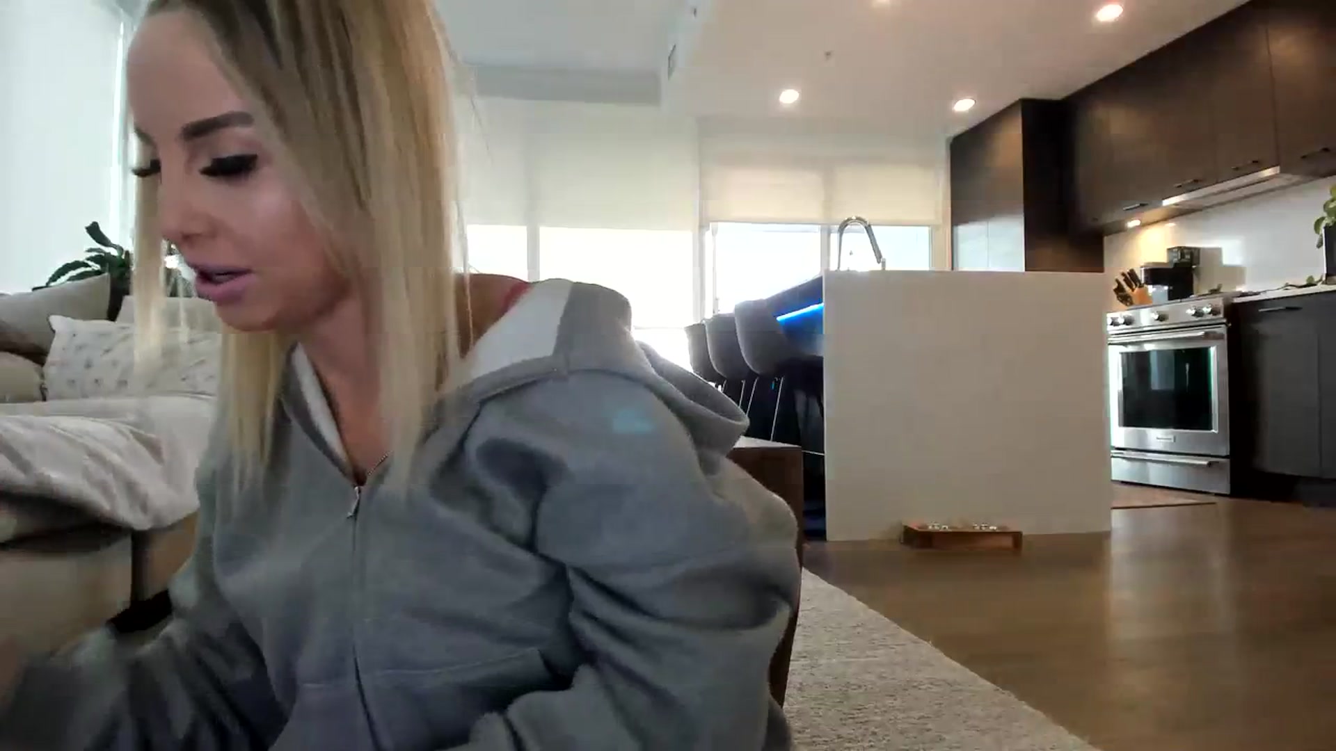 Gallery image thumbnail from Mollyboots's myfreecams stream on, 03/09/2024, 22:41 image 5 of 20