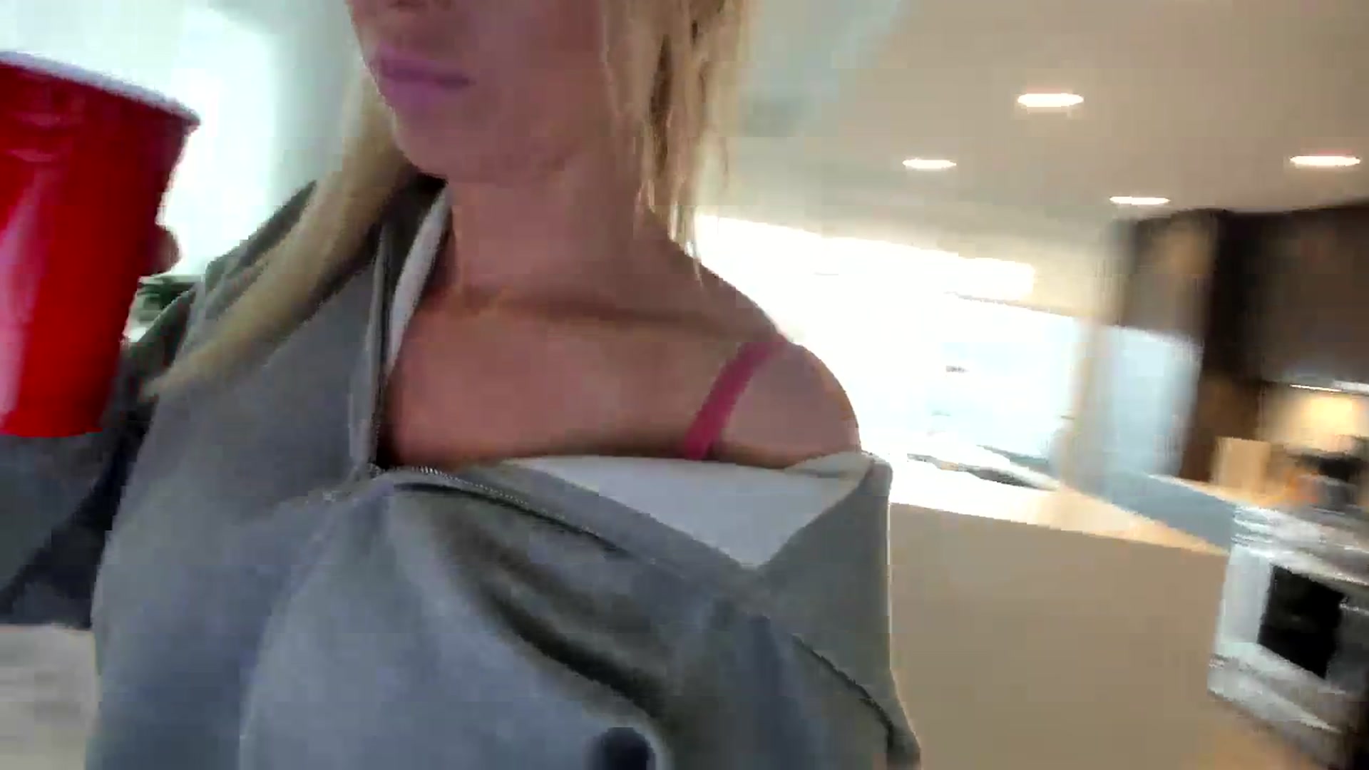 Gallery image thumbnail from Mollyboots's myfreecams stream on, 03/09/2024, 22:41 image 4 of 20