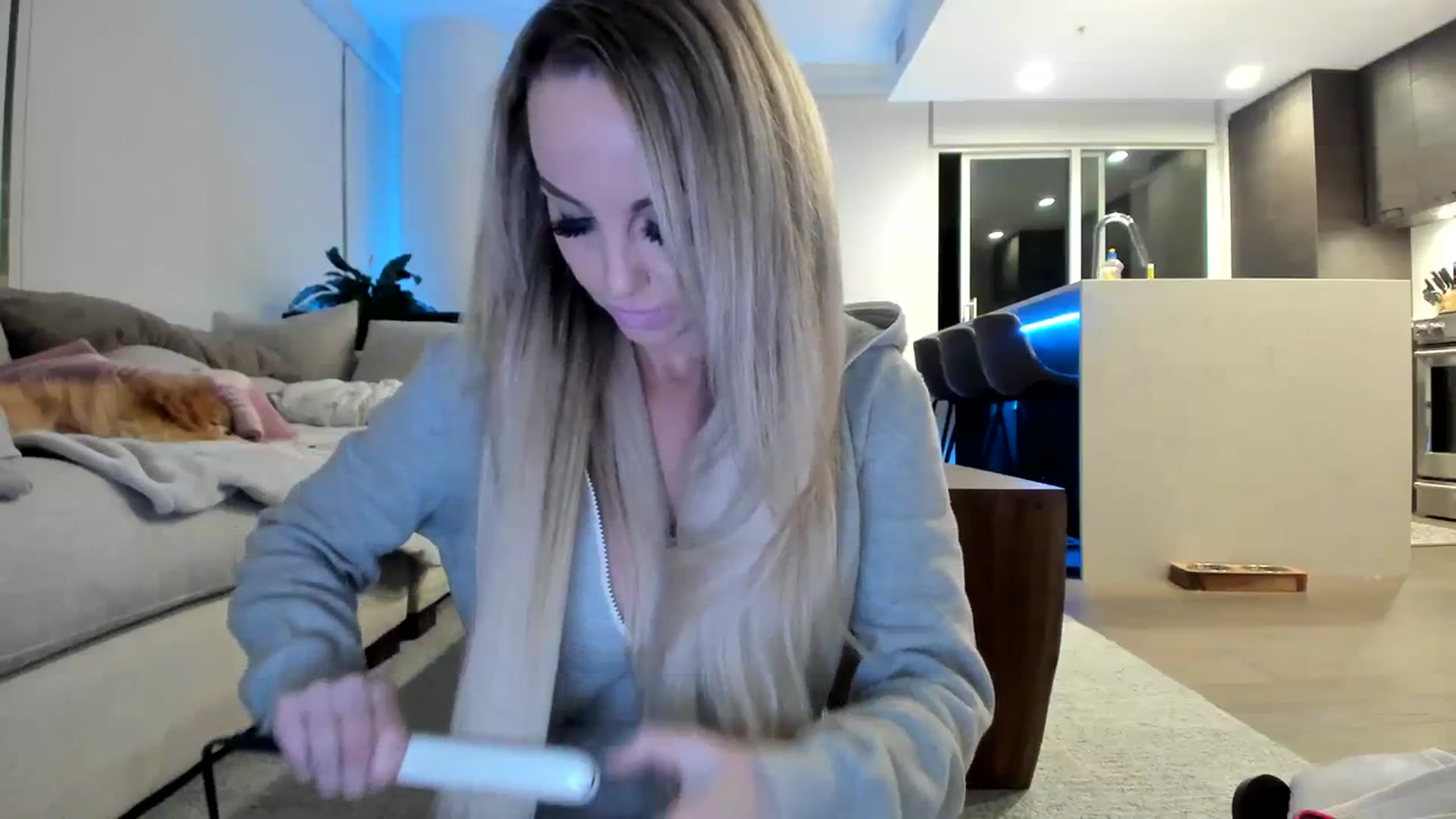 Gallery image thumbnail from Mollyboots's myfreecams stream on, 03/10/2024, 03:32 image 4 of 20