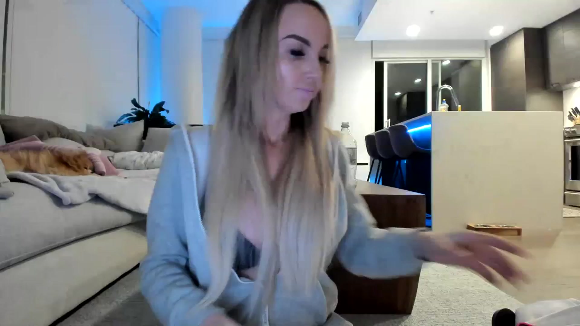 Gallery image thumbnail from Mollyboots's myfreecams stream on, 03/10/2024, 03:32 image 6 of 20