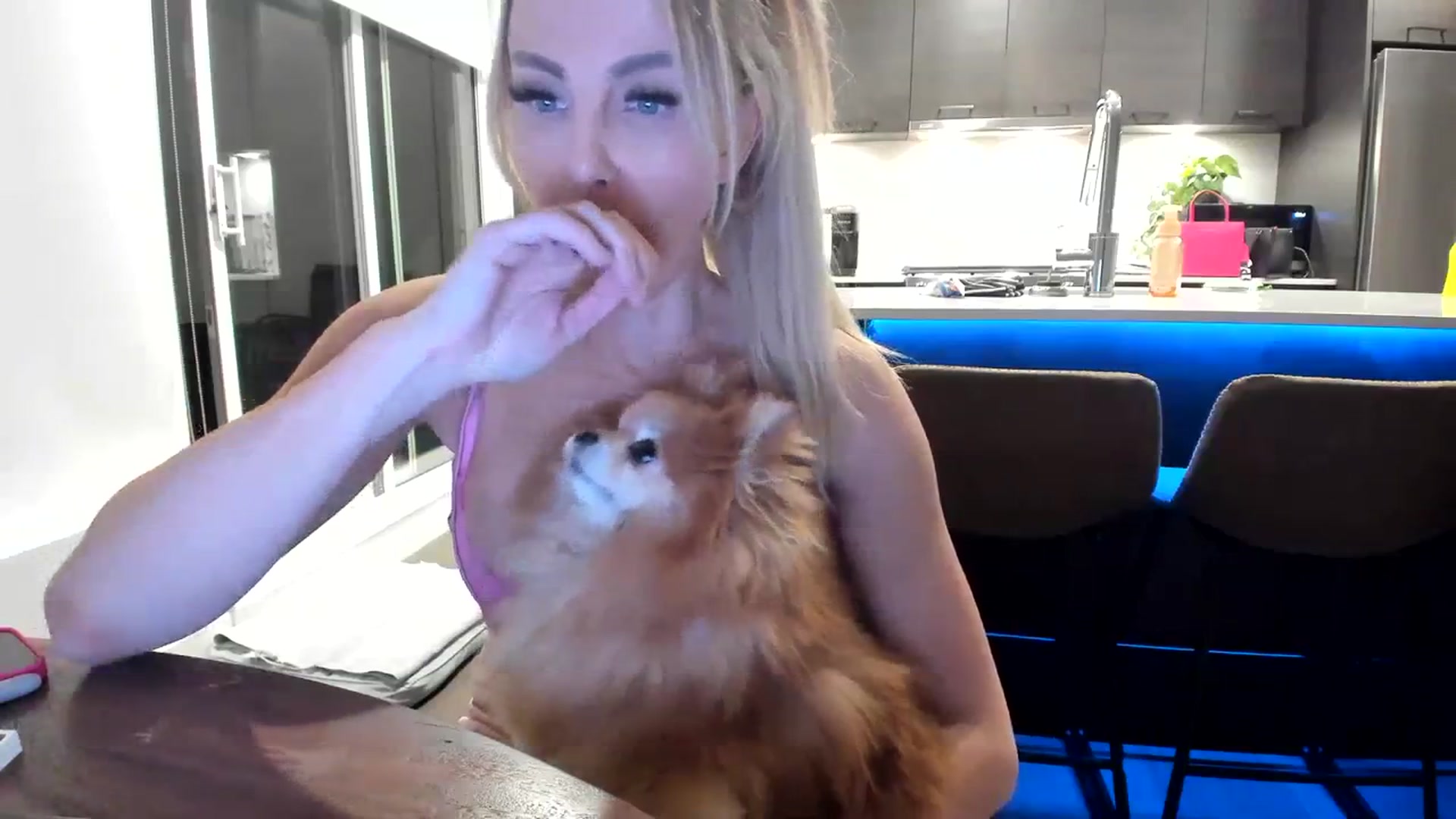 Gallery image thumbnail from Mollyboots's myfreecams stream on, 03/23/2024, 02:57 image 16 of 20