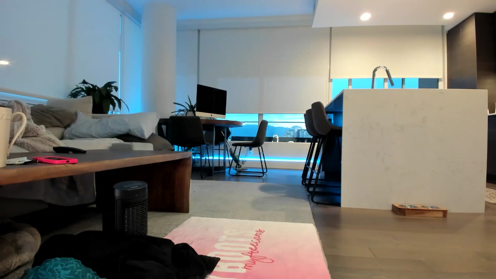 Gallery image thumbnail from Mollyboots's myfreecams stream on, 05/20/2024, 03:51 image 16 of 20