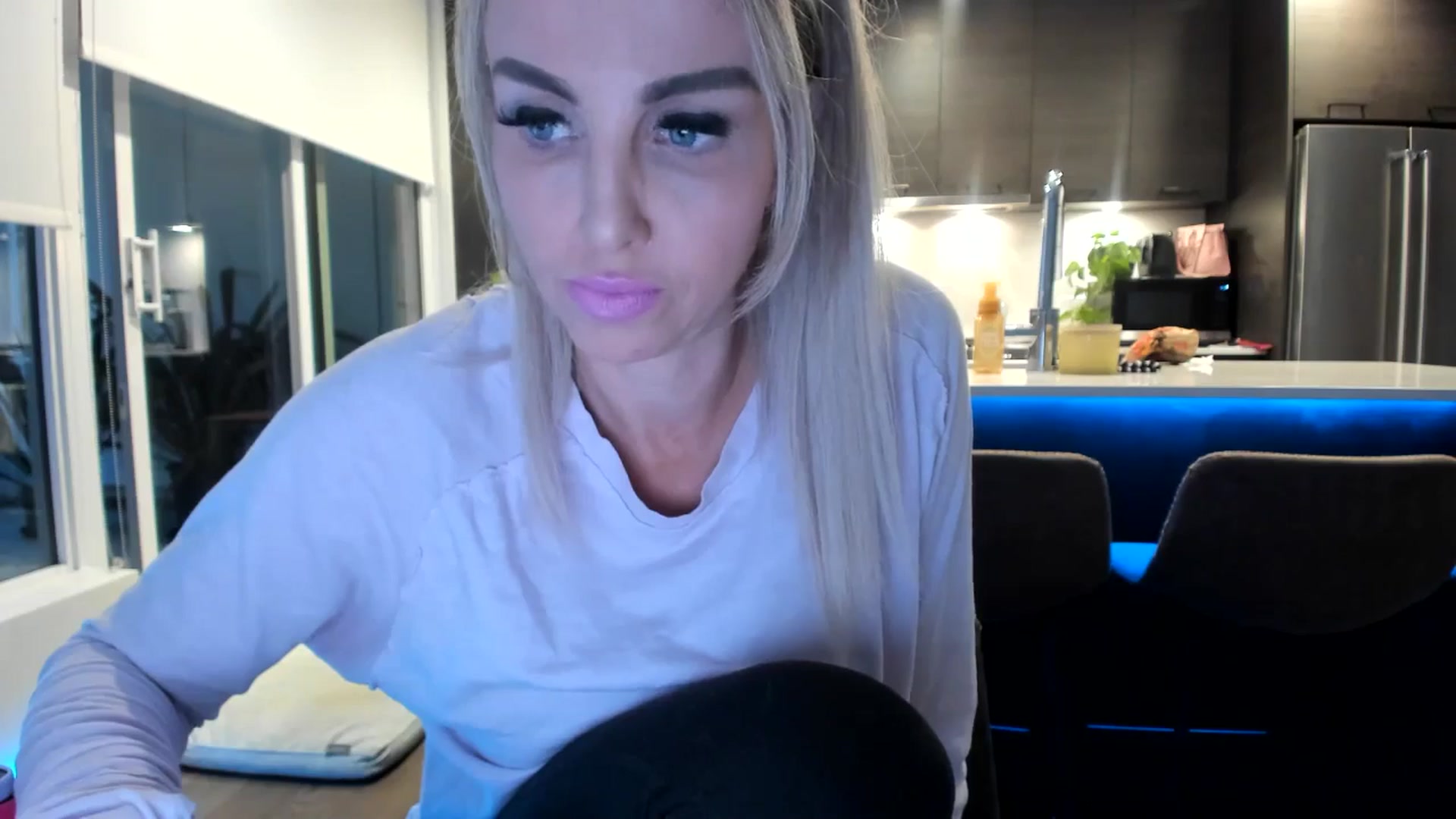 Gallery image thumbnail from Mollyboots's myfreecams stream on, 05/23/2024, 03:31 image 7 of 20