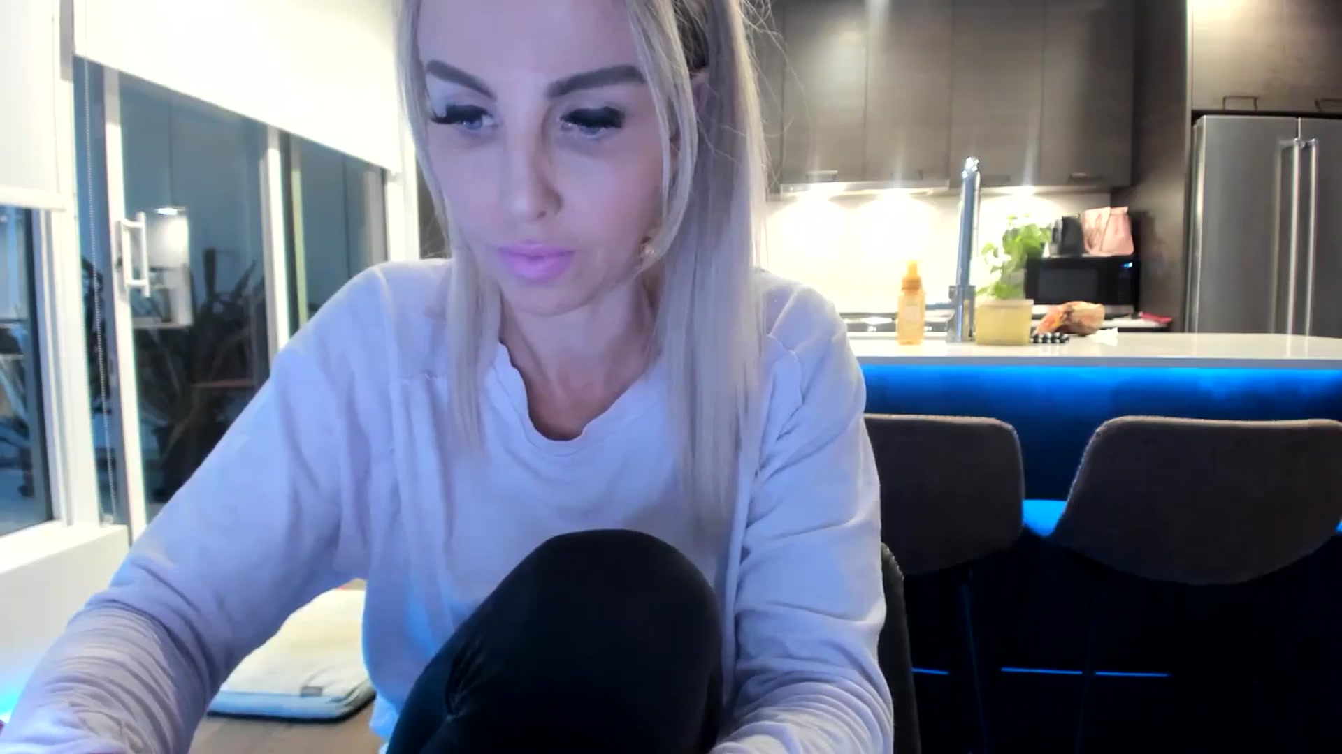 Gallery image thumbnail from Mollyboots's myfreecams stream on, 05/23/2024, 03:31 image 8 of 20