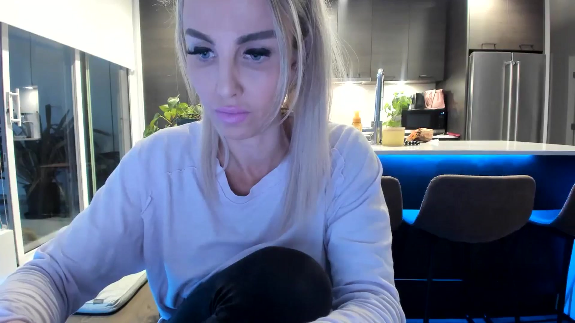 Gallery image thumbnail from Mollyboots's myfreecams stream on, 05/23/2024, 03:31 image 15 of 20