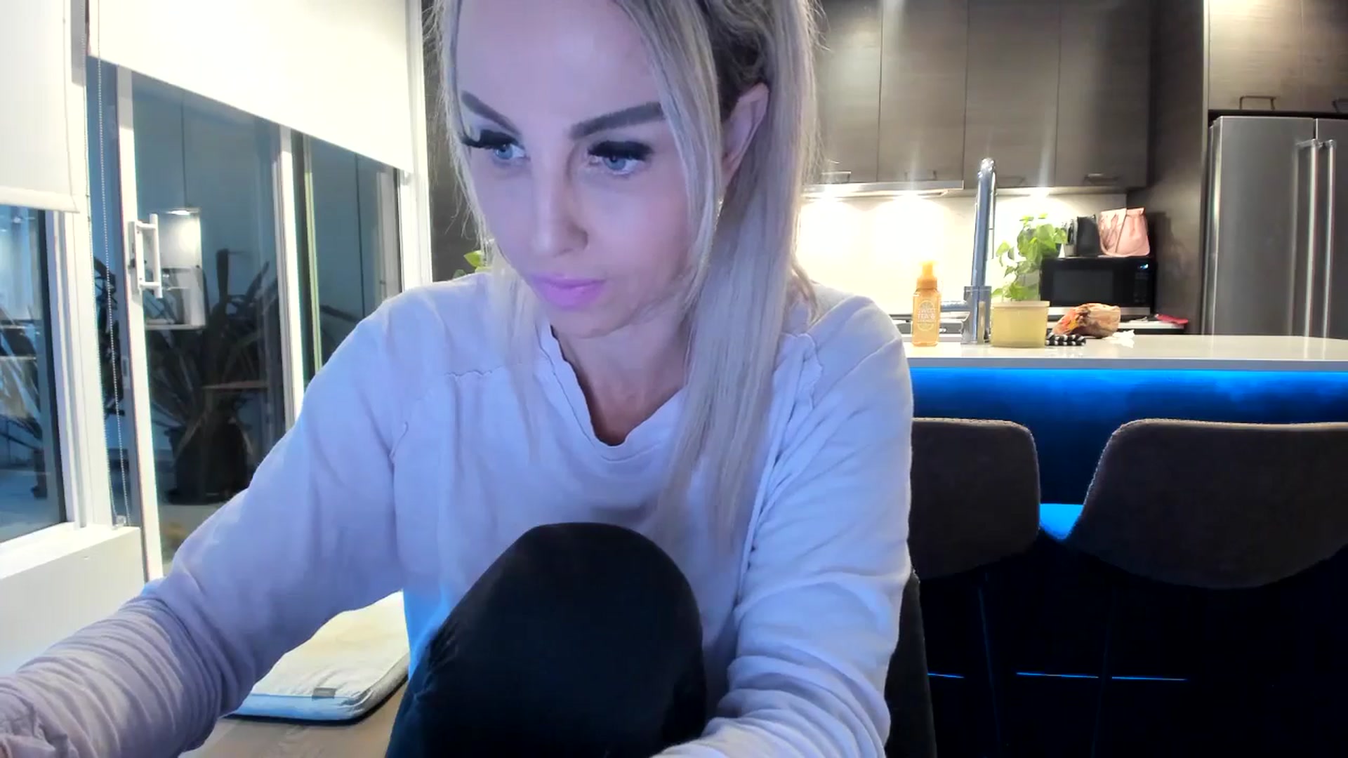 Gallery image thumbnail from Mollyboots's myfreecams stream on, 05/23/2024, 03:31 image 4 of 20