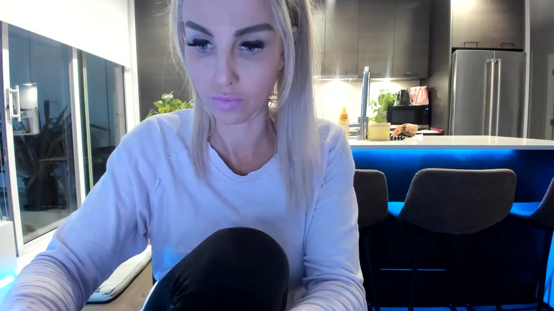 Gallery image thumbnail from Mollyboots's myfreecams stream on, 05/23/2024, 03:31 image 11 of 20