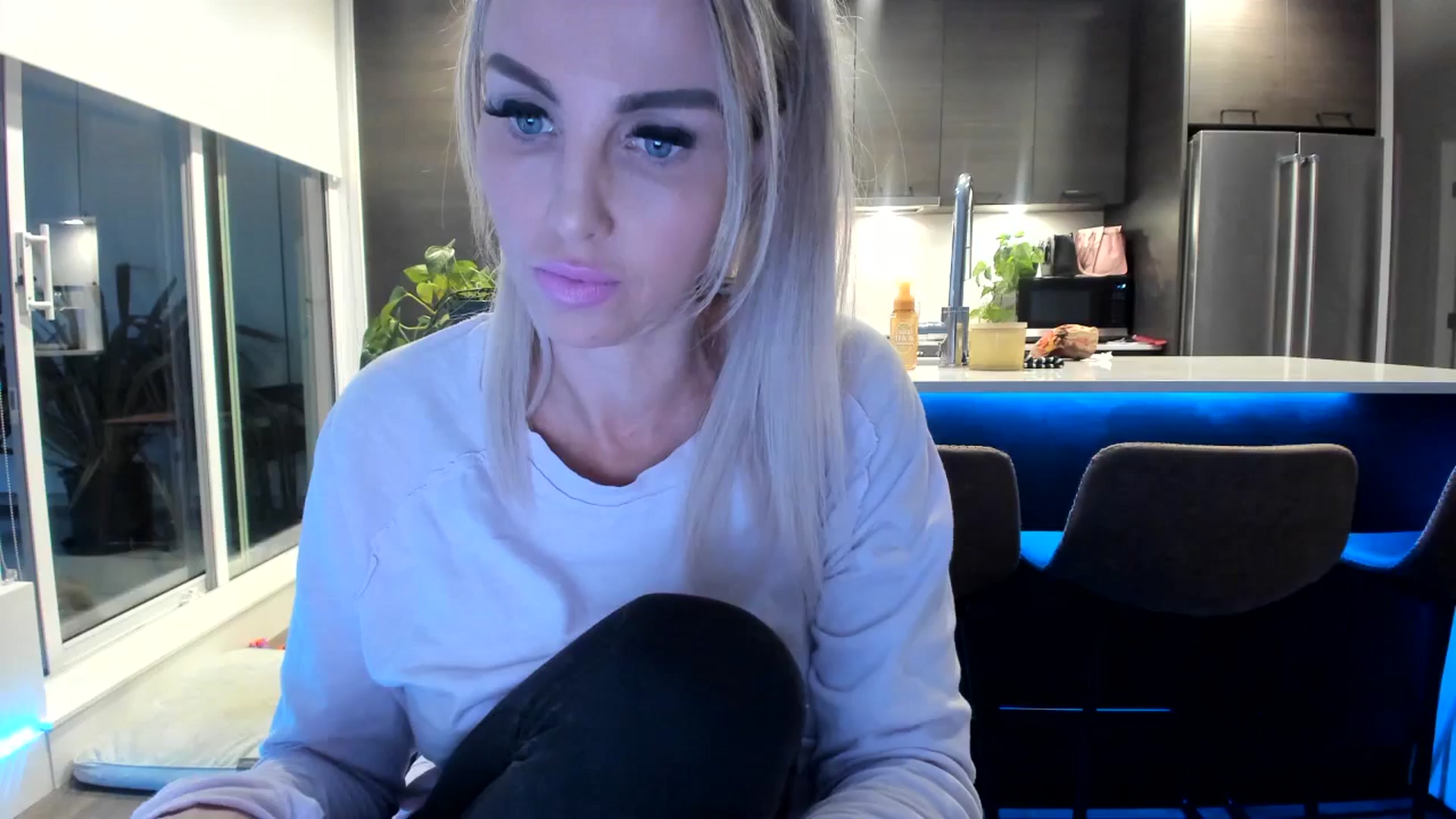 Gallery image thumbnail from Mollyboots's myfreecams stream on, 05/23/2024, 03:31 image 13 of 20
