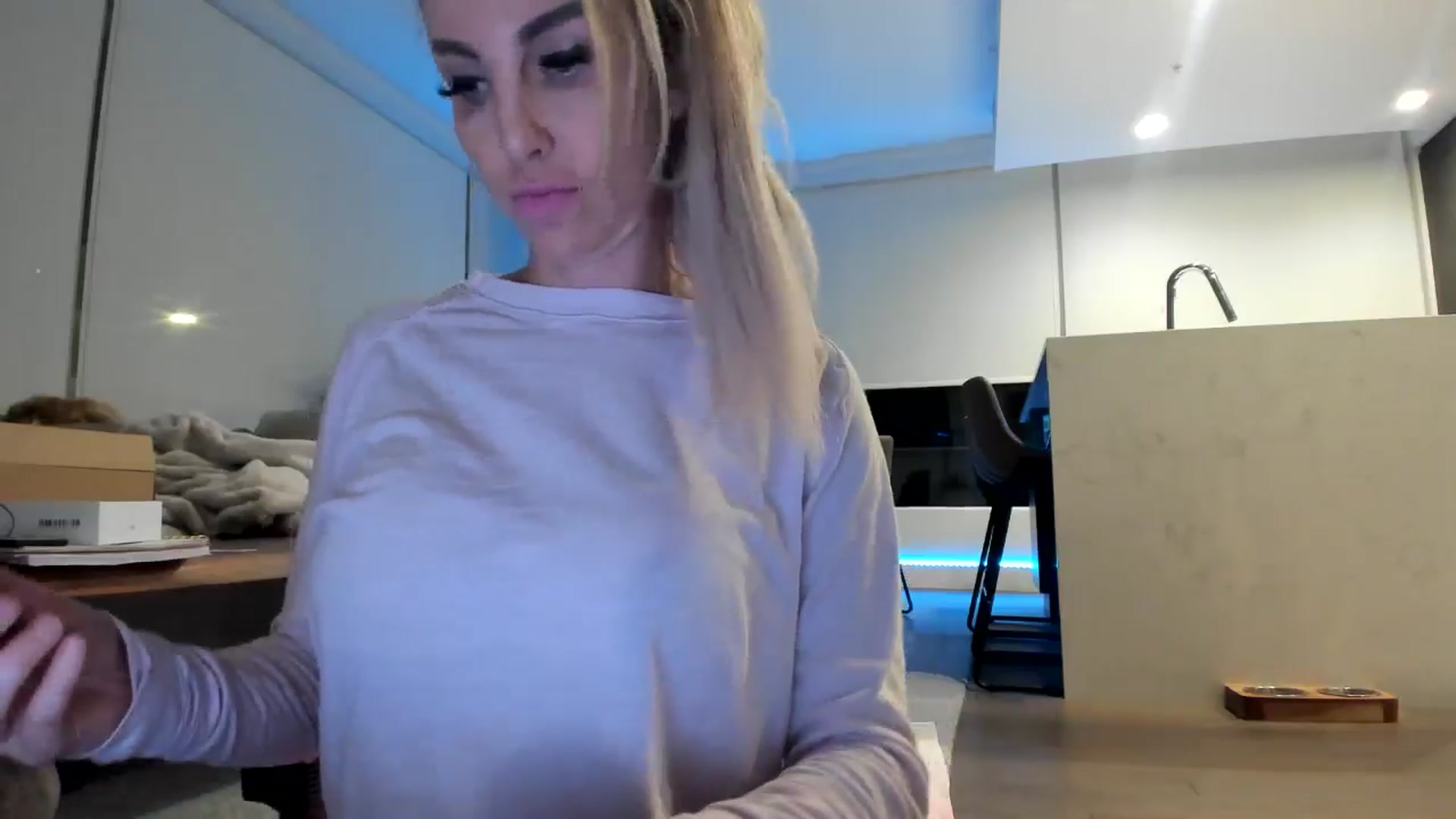 Gallery image thumbnail from Mollyboots's myfreecams stream on, 05/23/2024, 05:02 image 10 of 20