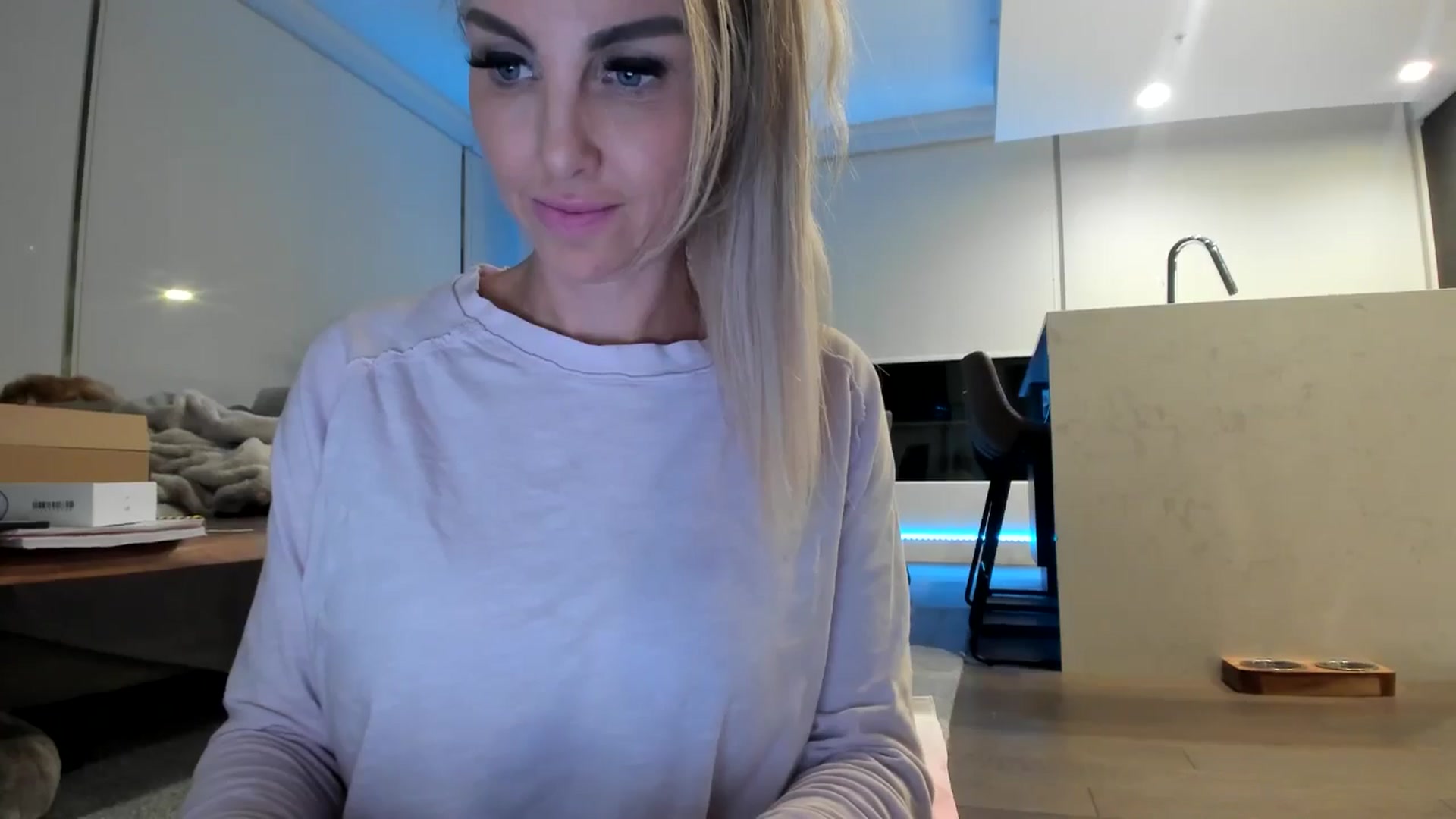 Gallery image thumbnail from Mollyboots's myfreecams stream on, 05/23/2024, 05:02 image 11 of 20