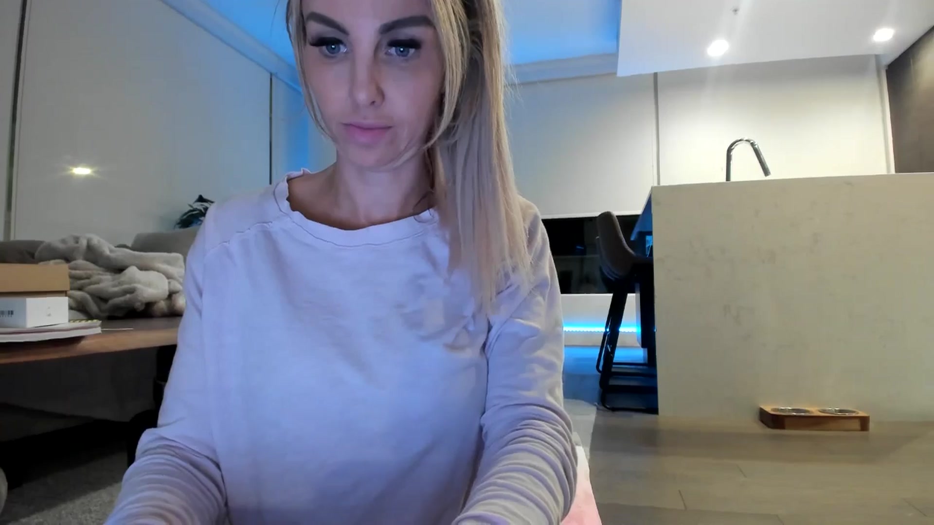 Gallery image thumbnail from Mollyboots's myfreecams stream on, 05/23/2024, 05:02 image 16 of 20