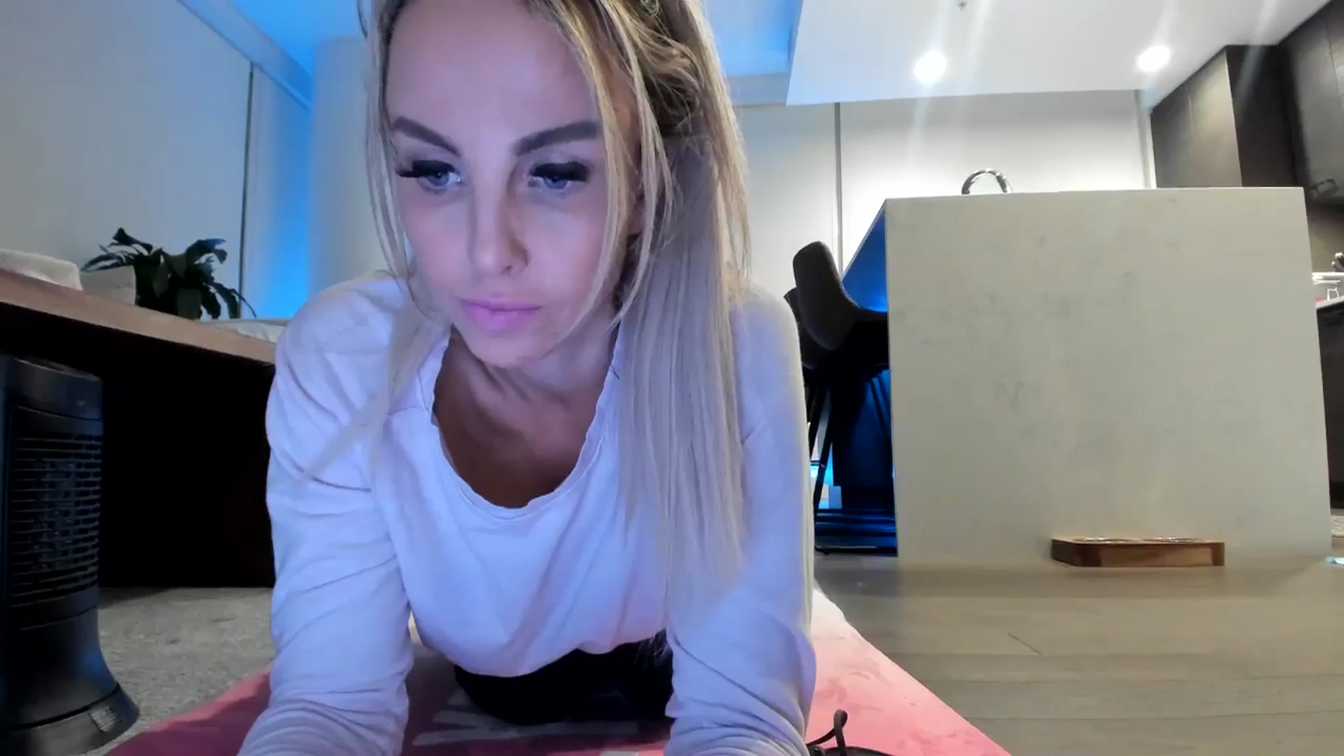 Gallery image thumbnail from Mollyboots's myfreecams stream on, 05/23/2024, 05:02 image 7 of 20