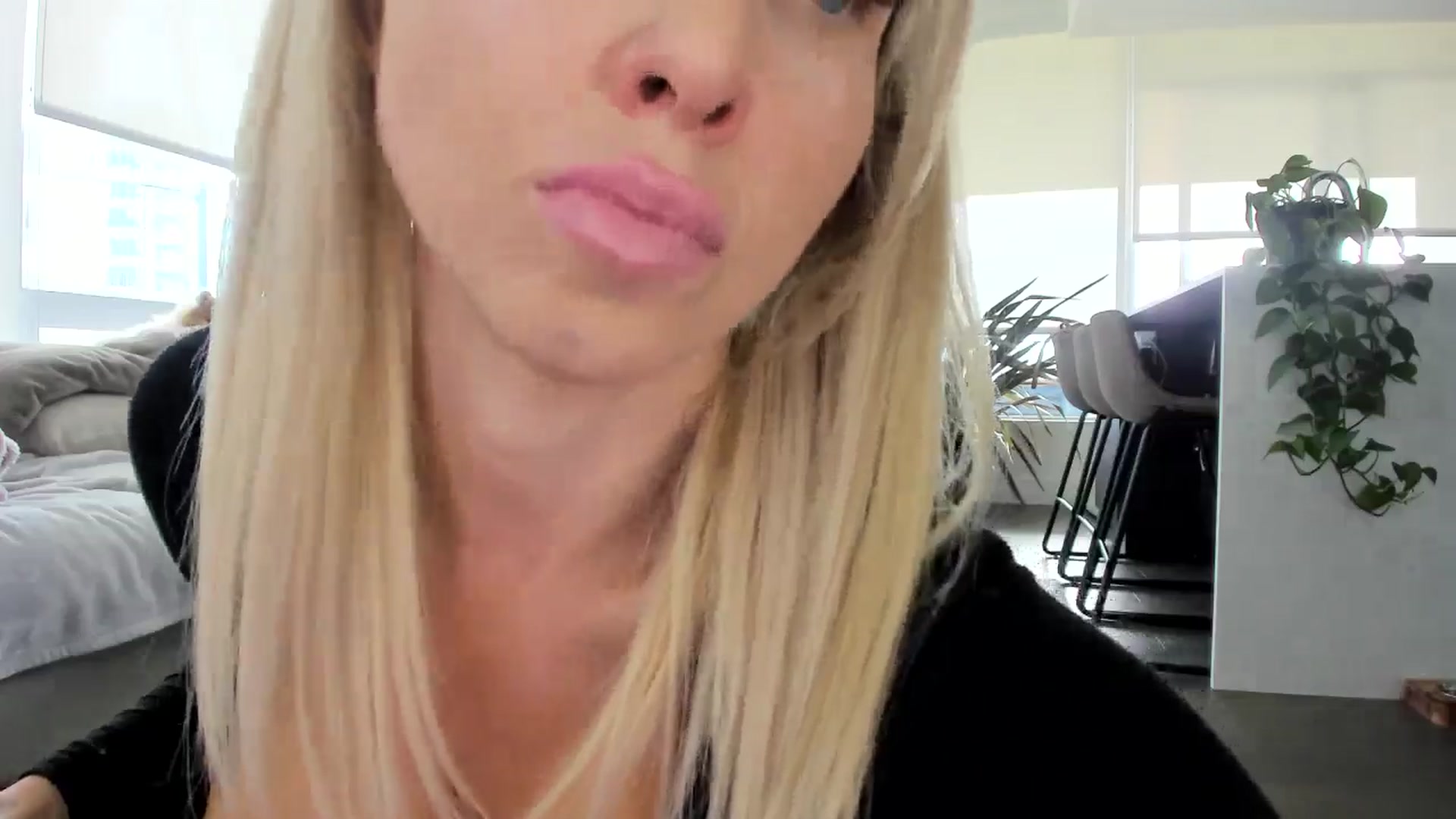Gallery image thumbnail from Mollyboots's myfreecams stream on, 06/05/2024, 22:29 image 4 of 20