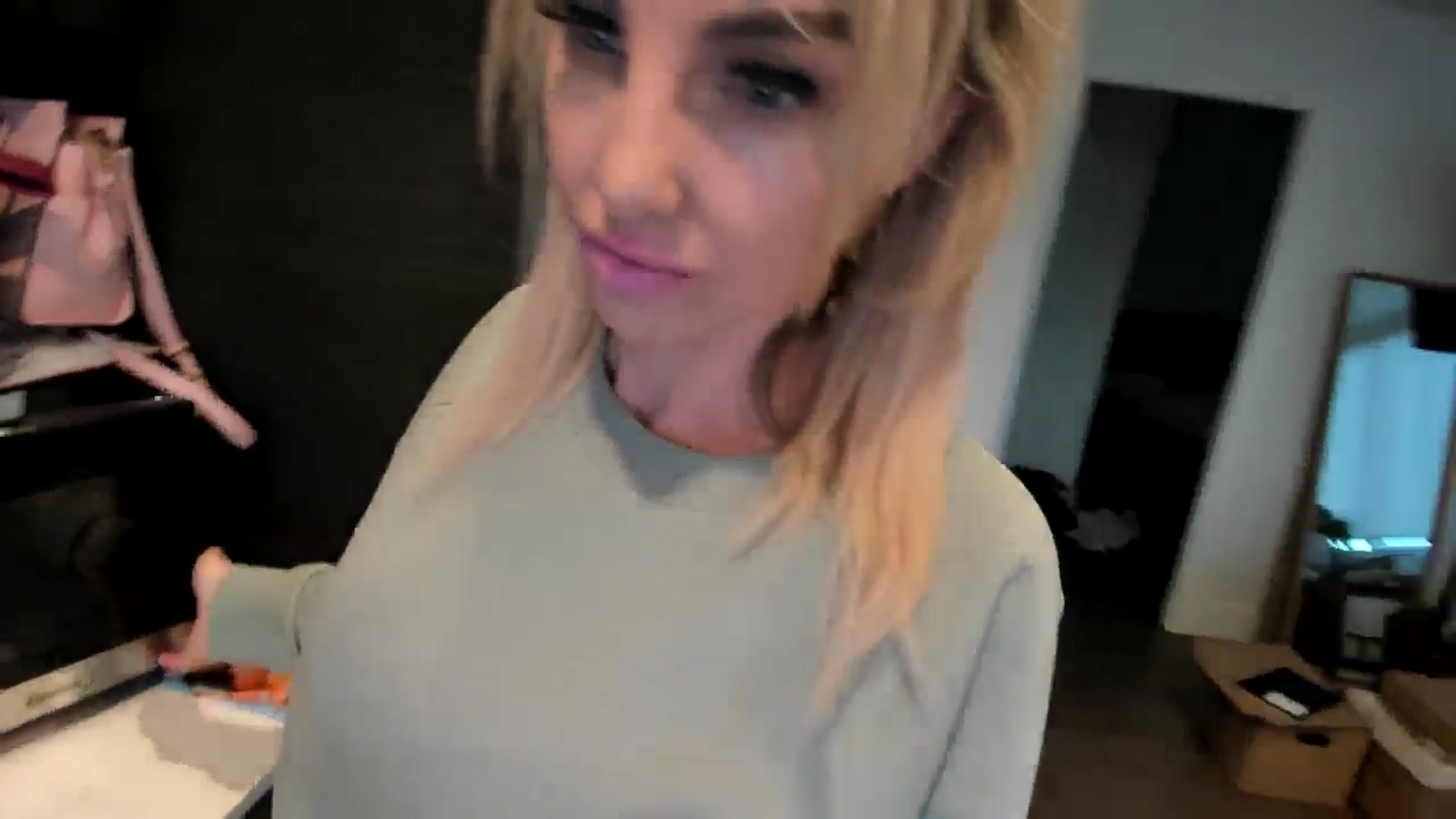 Gallery image thumbnail from Mollyboots's myfreecams stream on, 06/11/2024, 05:22 image 7 of 20