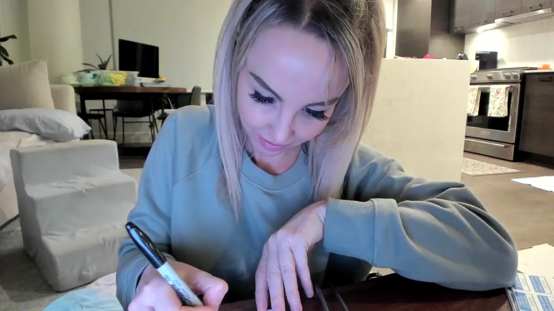 Gallery image thumbnail from Mollyboots's myfreecams stream on, 06/11/2024, 05:22 image 17 of 20
